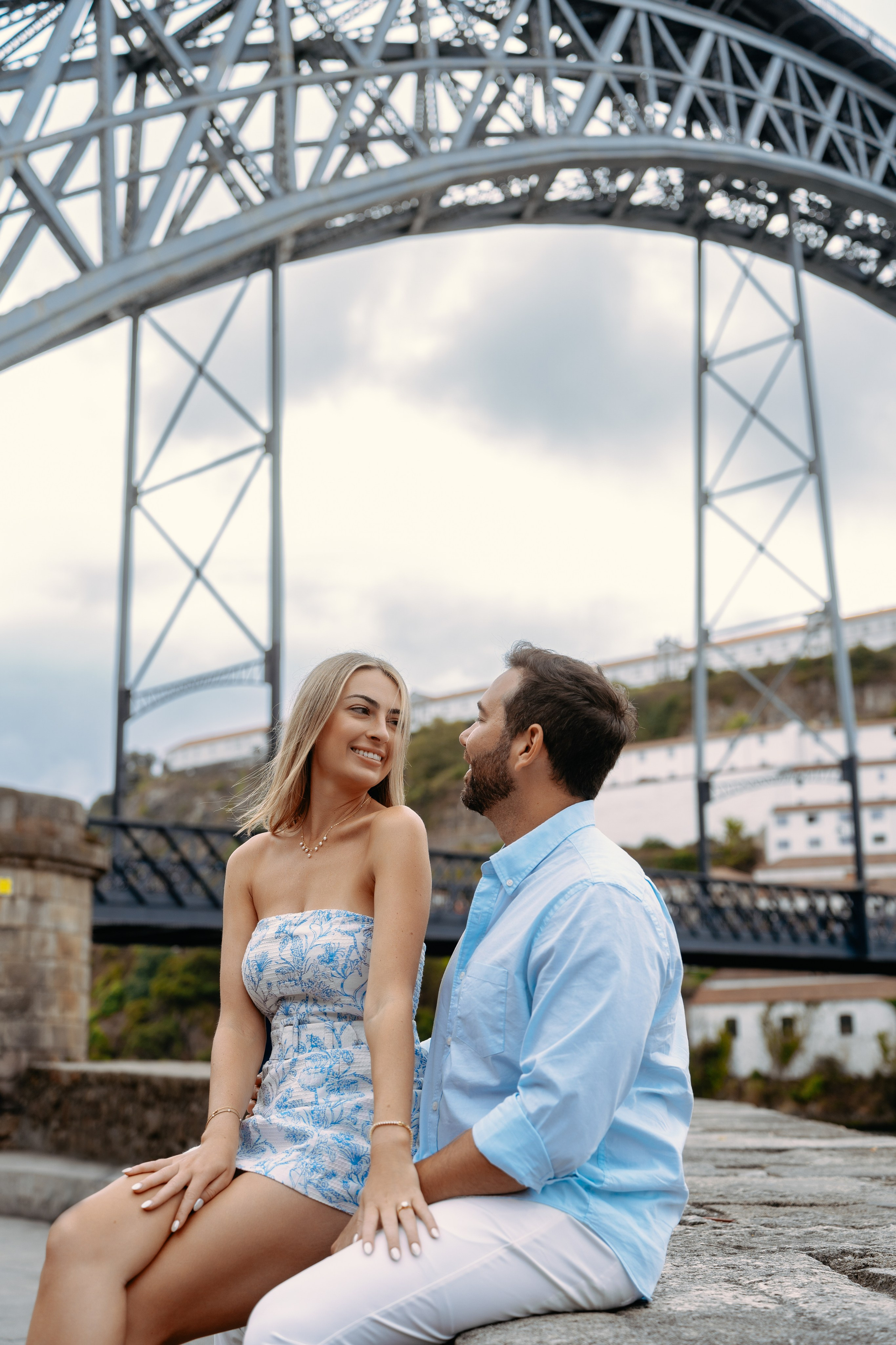 LOVE STORY IN PORTO. Sessões de fotos e vídeos, tours fotográficos em Portugal — WePortugal