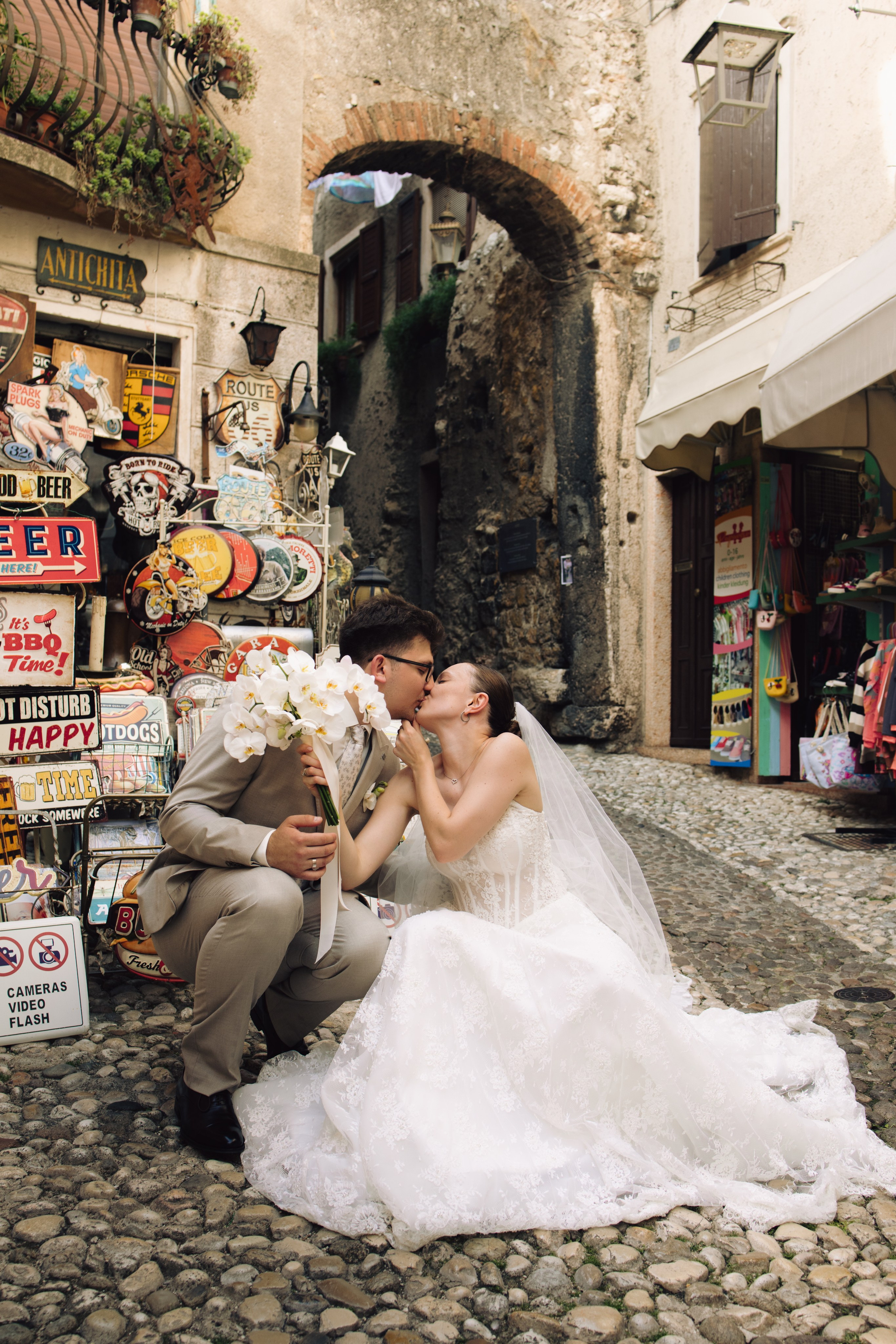 Romantic Lake Garda elopement in Italy