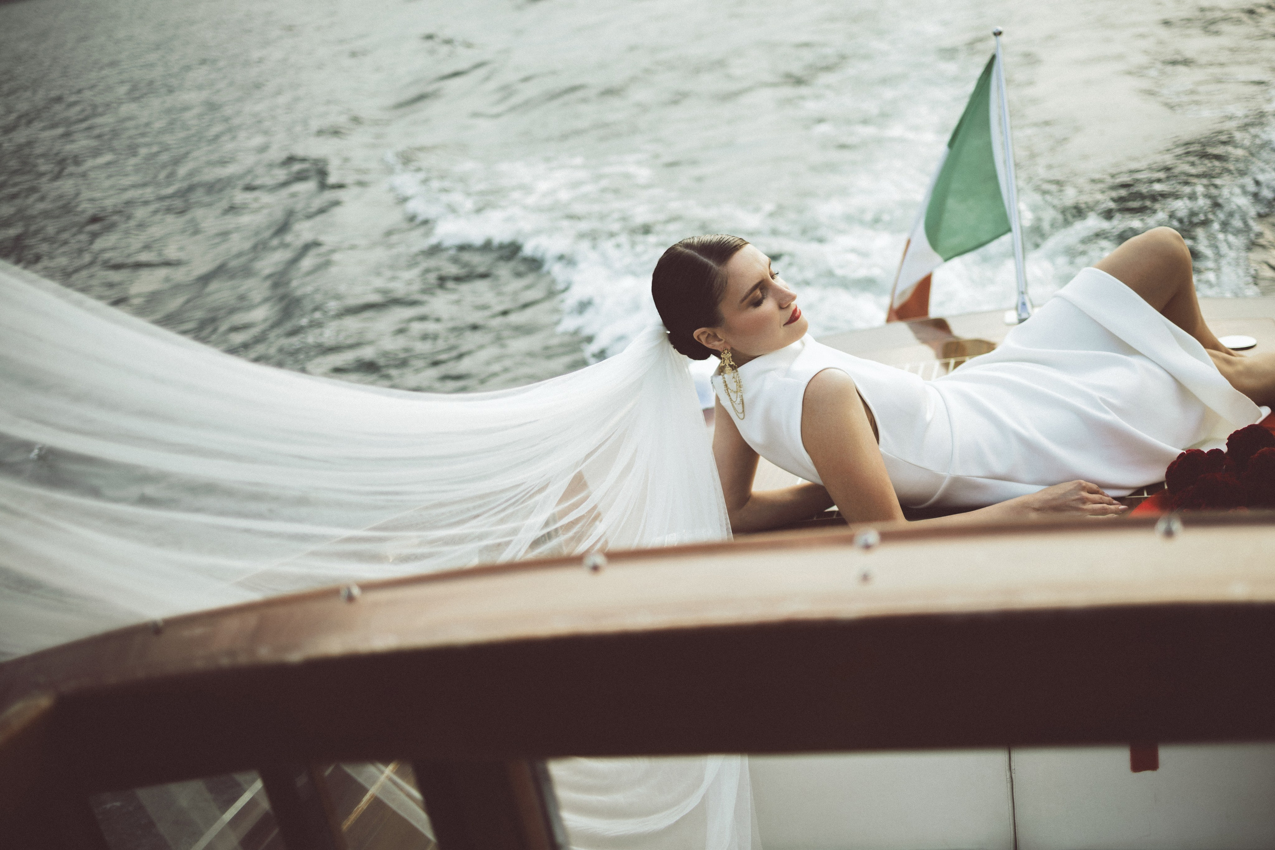 Julia — Red Wedding Editorial on Lake Como. Liza Bizzaro — Italy Wedding, Love Story & Portrait Photographer in Milan, Turin, Piedmont and Across Italy