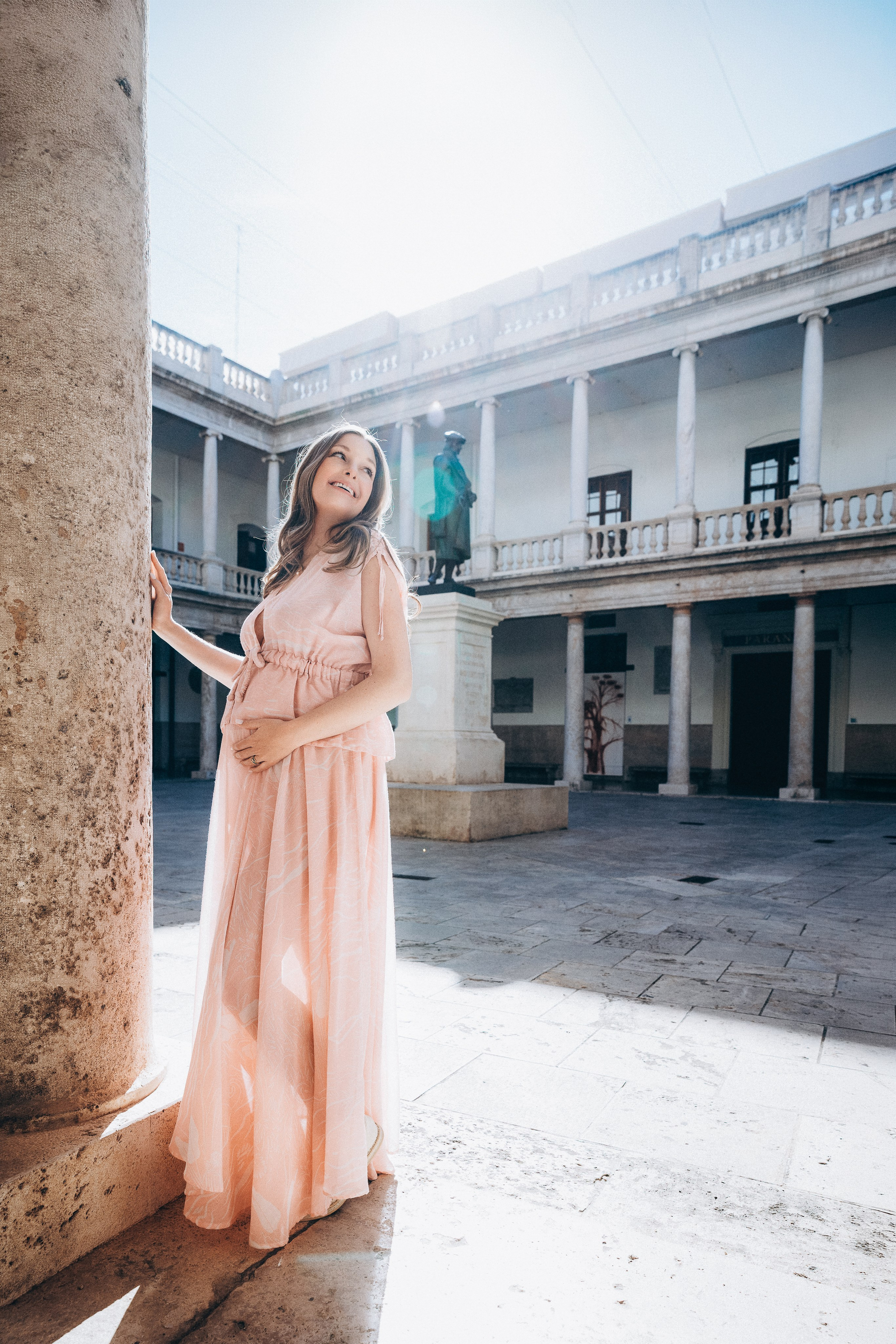 Hermosa Fotografía de Embarazo por Julia Gnatenko | Sesiones de Maternidad en Valencia, Alicante, Barcelona. Julia Gnatenko — Fotógrafa en Valencia, Alicante, Barcelona, España y Europa