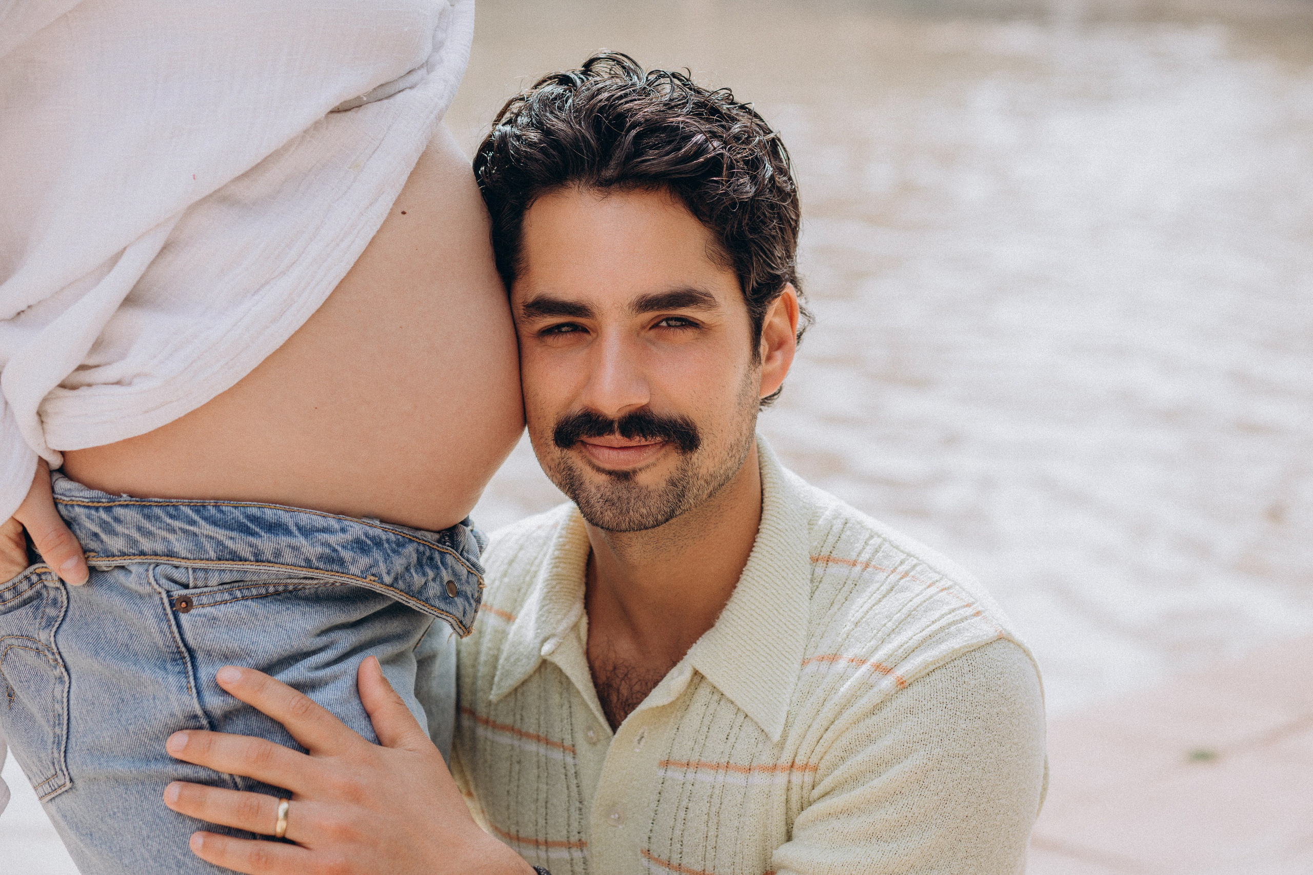 Hermosa Fotografía de Embarazo por Julia Gnatenko | Sesiones de Maternidad en Valencia, Alicante, Barcelona. Julia Gnatenko — Fotógrafa en Valencia, Alicante, Barcelona, España y Europa