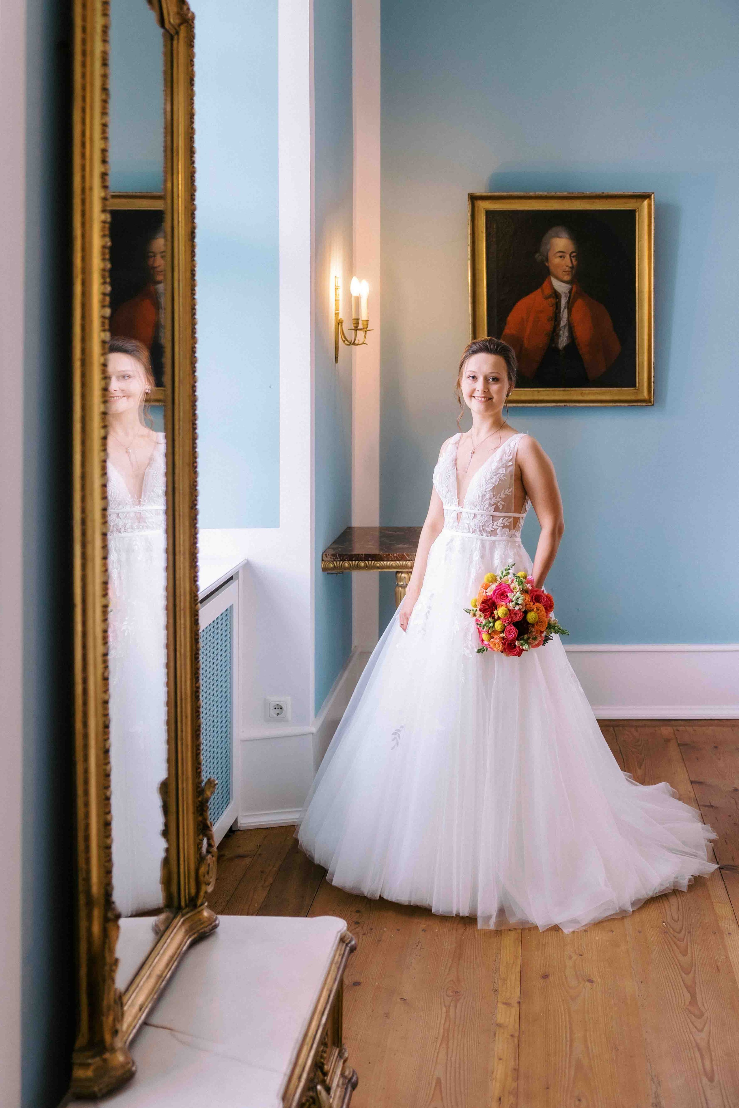 getting ready braut bei hochzeit im schloss von hammerstein