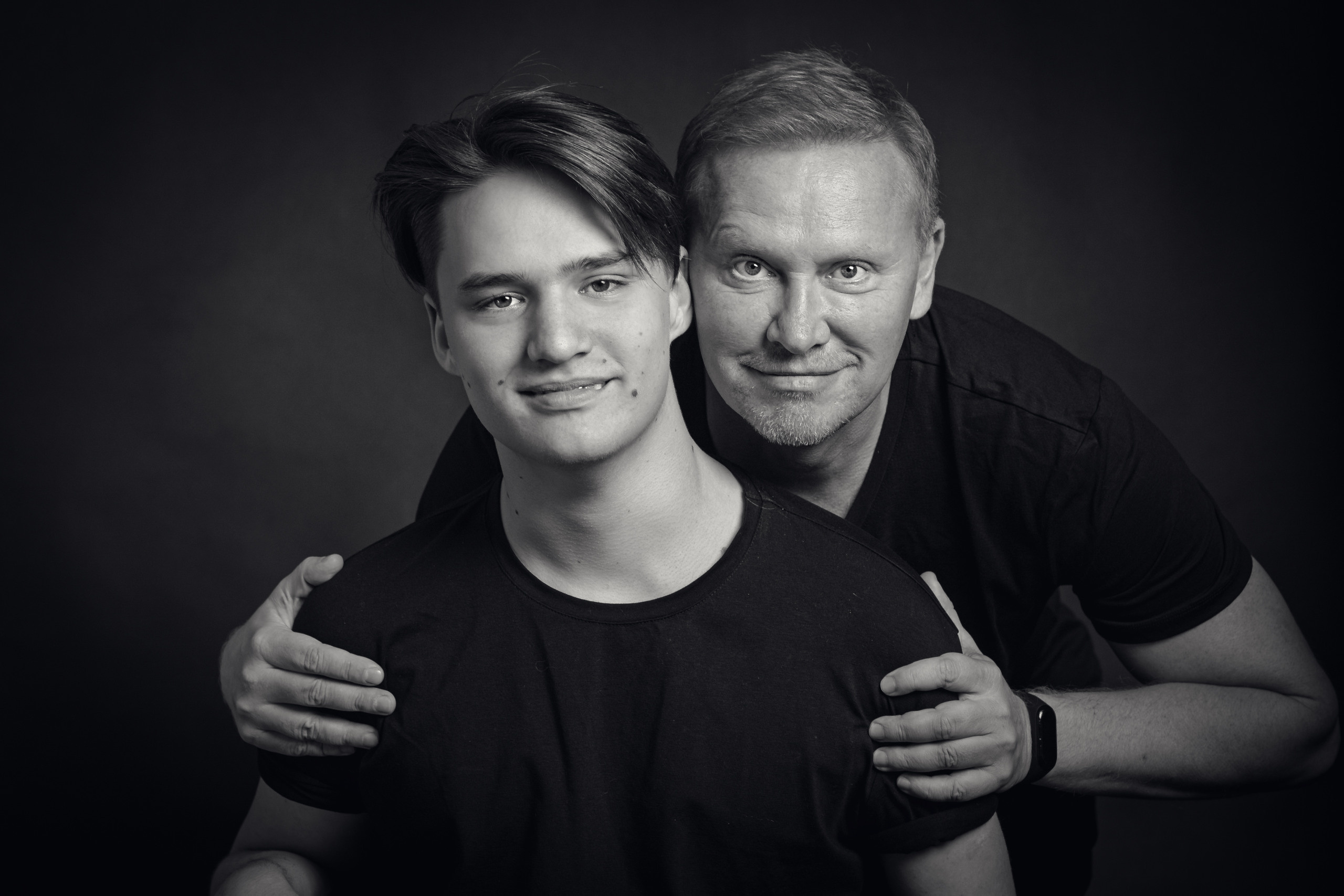 Мамо и Аз. Фотограф Бургас. Фотосесии в студио и на открито, портрети, заснемане