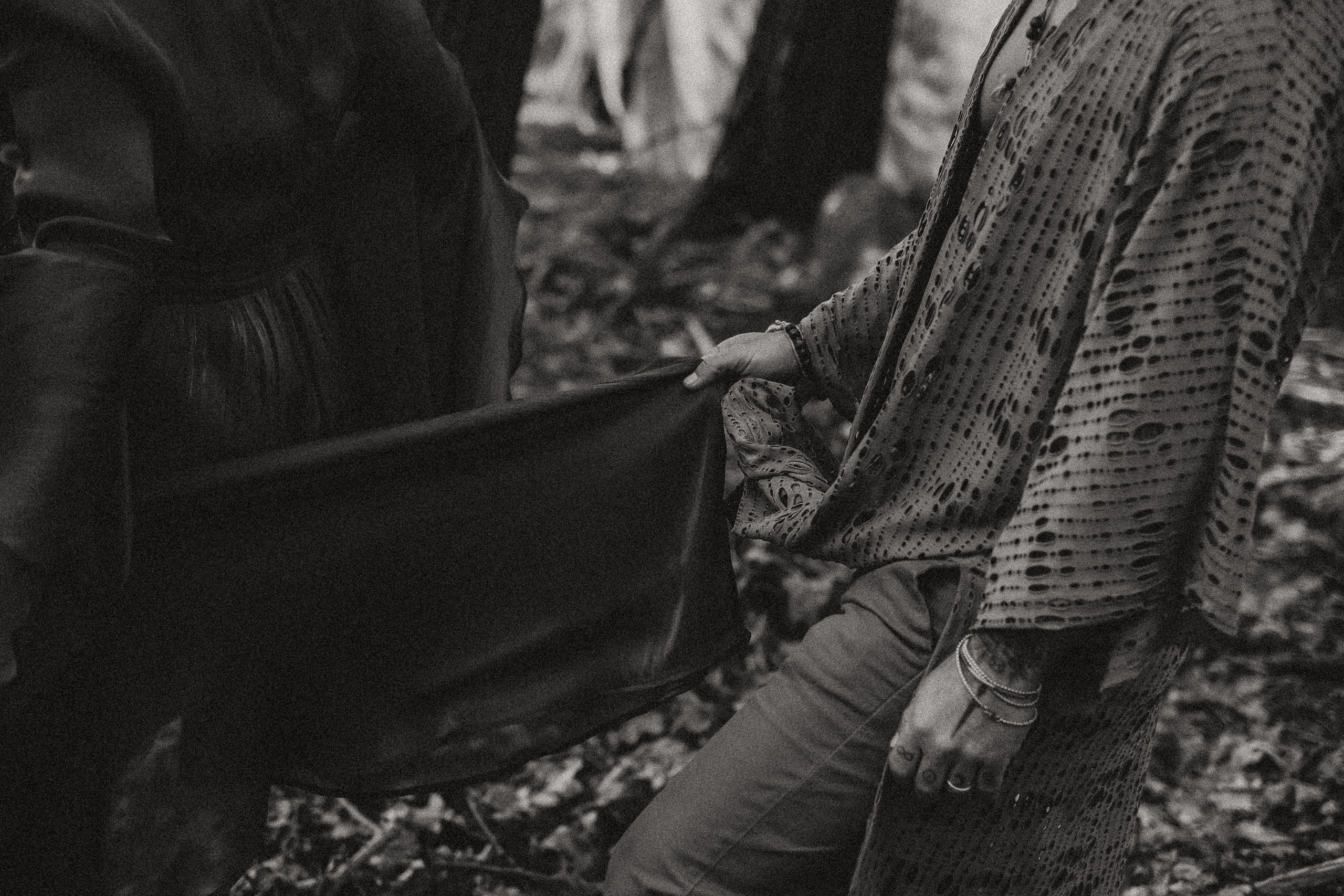 boho inspired pre wedding session surrounded by trees in Portugal