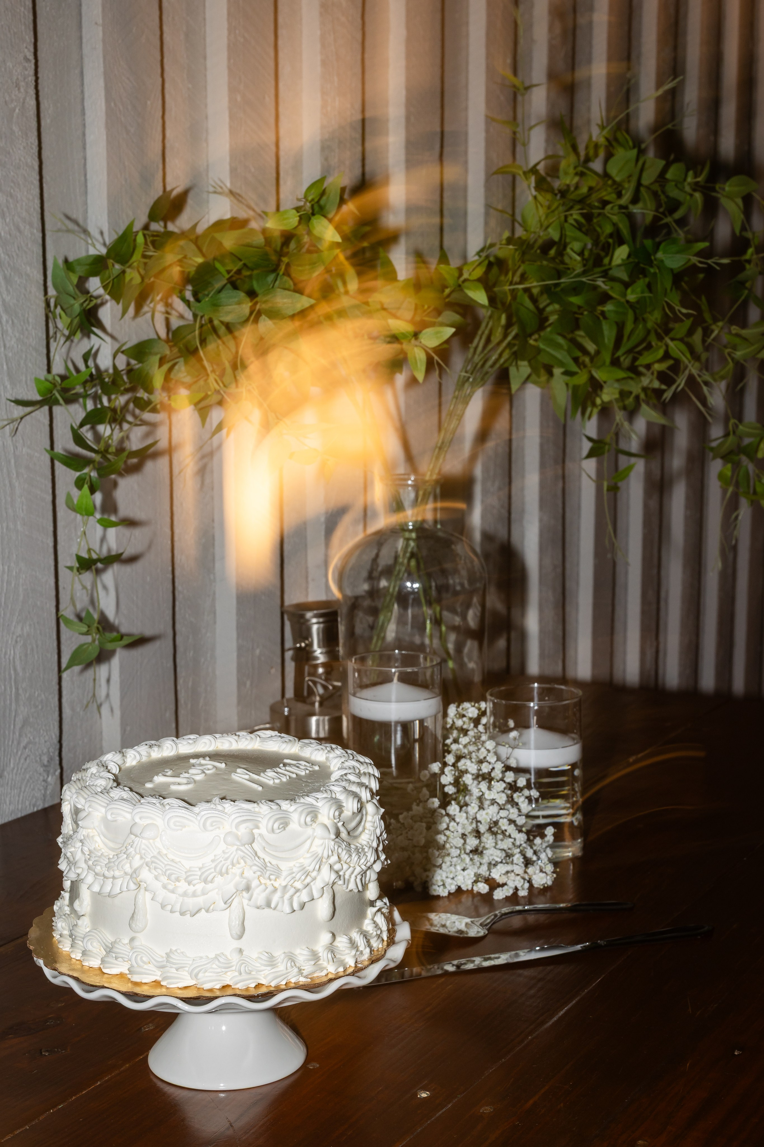 Rhodes & Allison’s Timeless Wedding at Greenbrier Farms. Wedding and portrait photography in Greenville SC