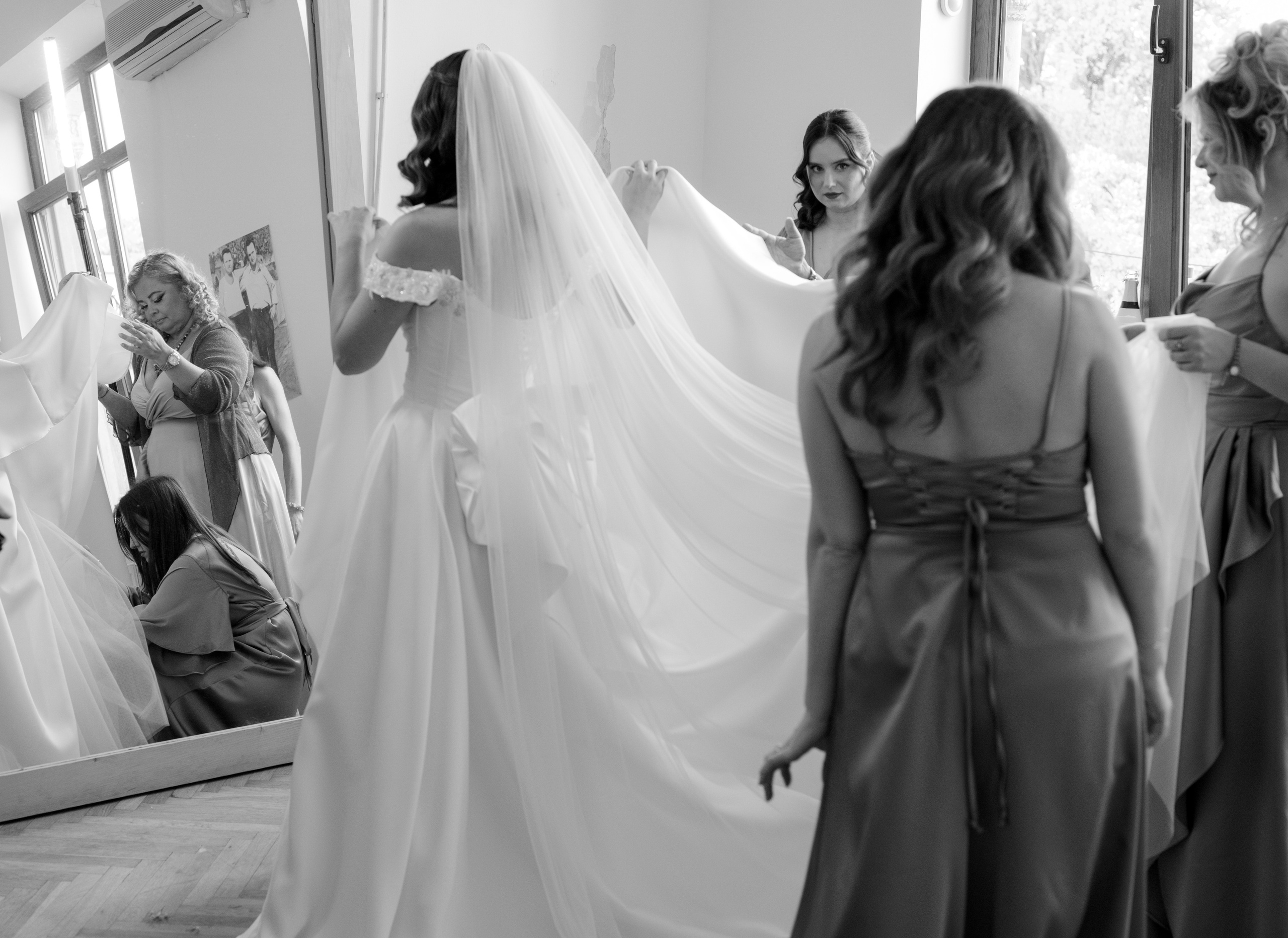 Nunta Alexandra si Viorel — Jubile Ballroom — Pregatiri si Biserica. Ana Maria Dragan Fotograf Evenimente