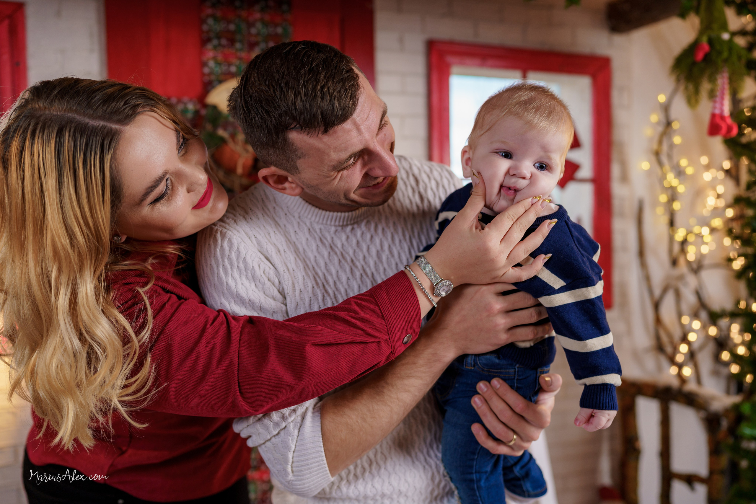 Crăciun în trei - Daniela Gabriel & Victor. Marius Alex fotograf de eveniment si portret din Suceava