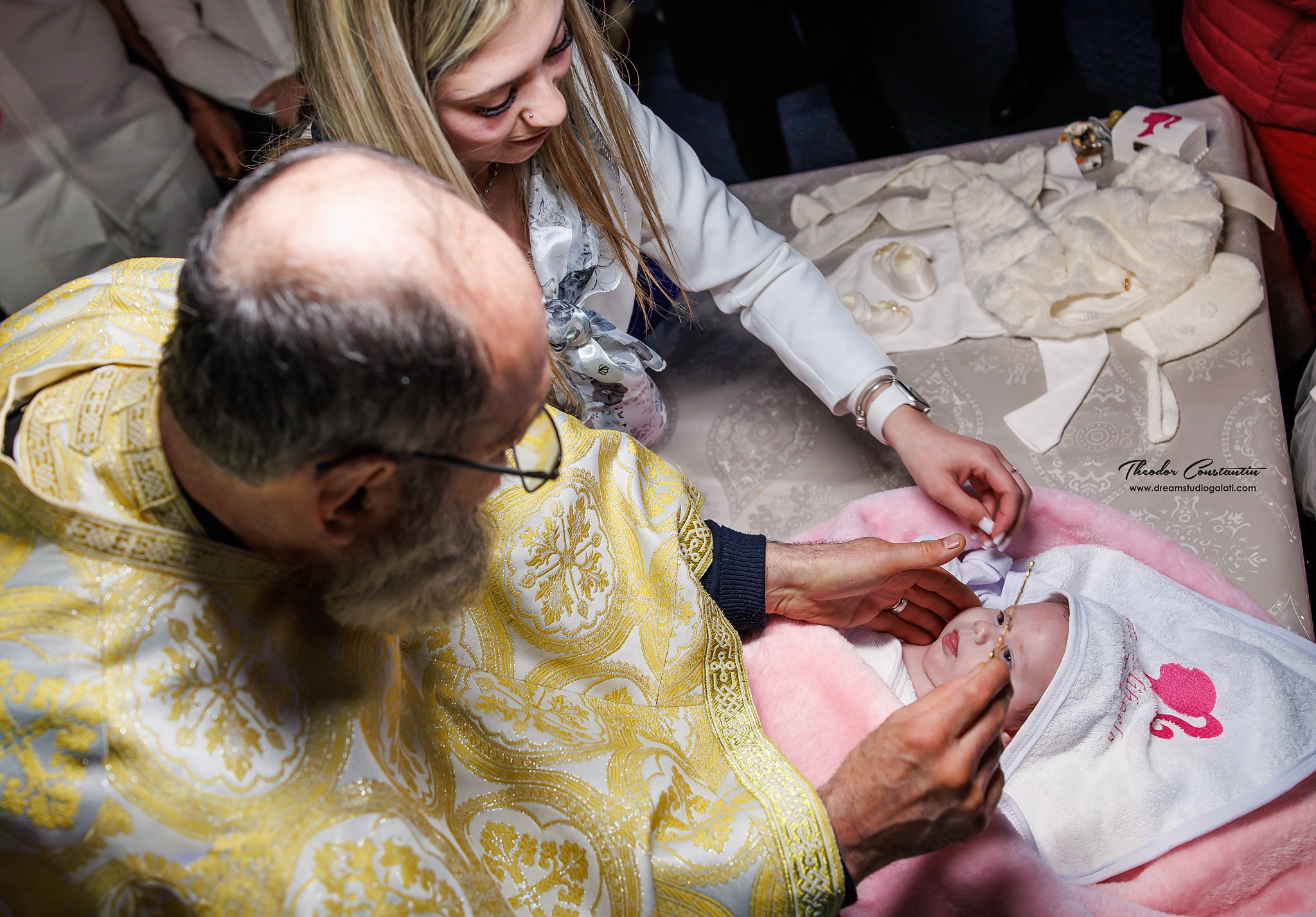 Botez. Dream Studio Galați – ședințe foto profesionale pentru familie, portrete și evenimente