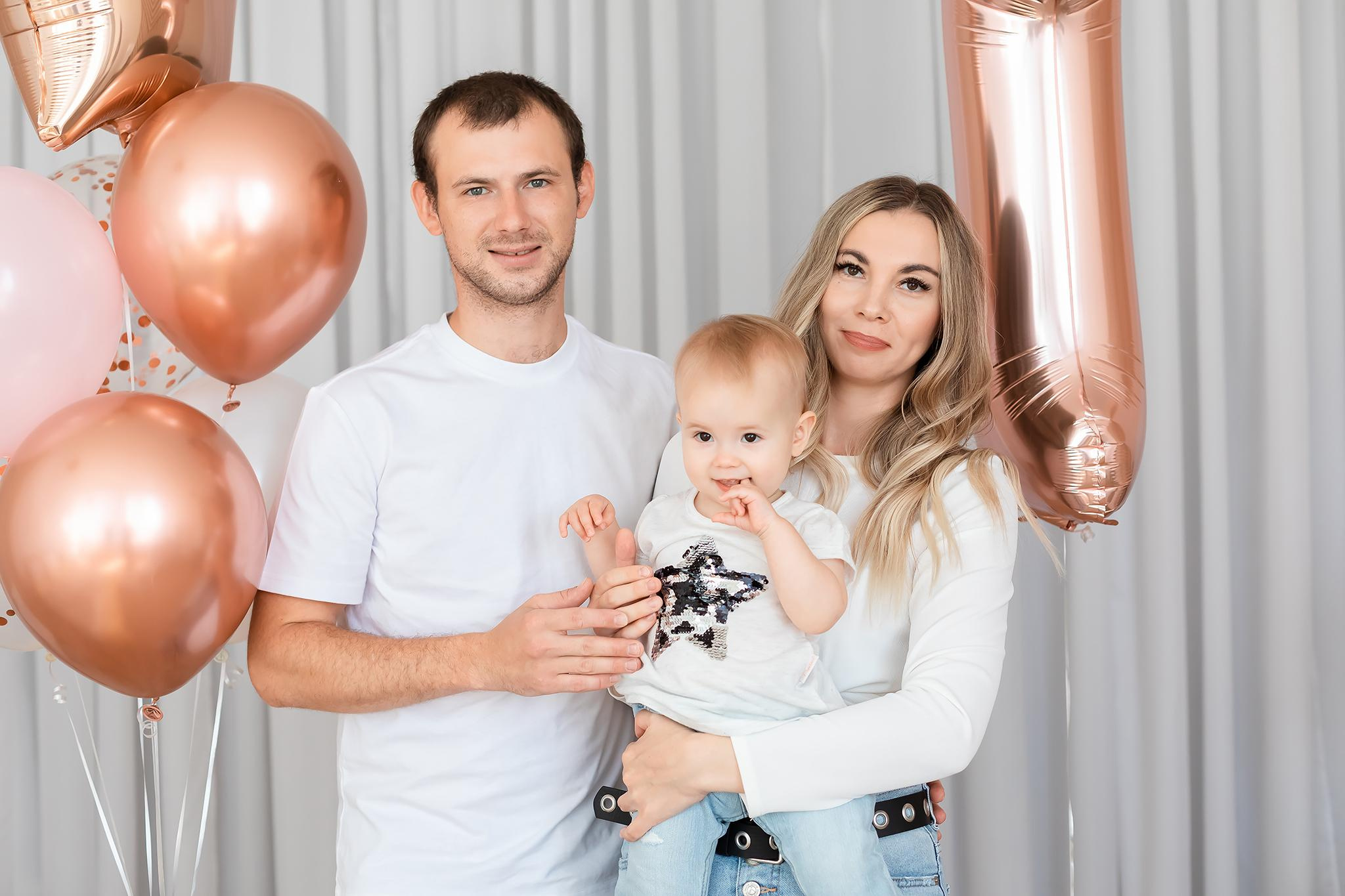 festive family photo shoot