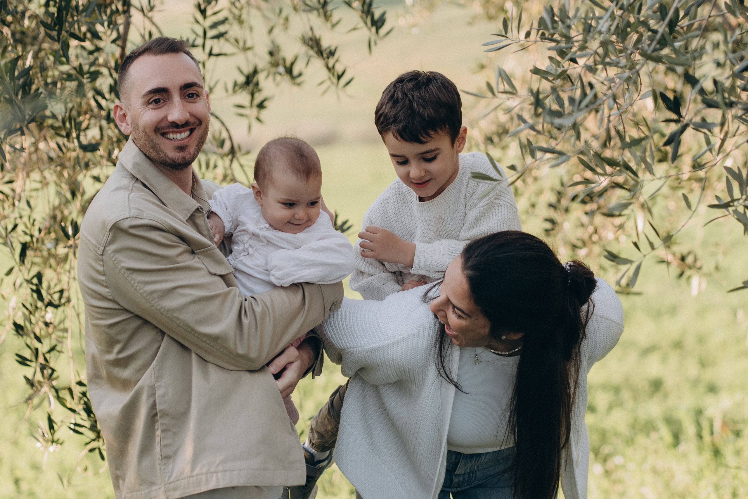 Olive grove photoshoot near Rimini. Family and wedding photographer in Italy Olga Kulikova