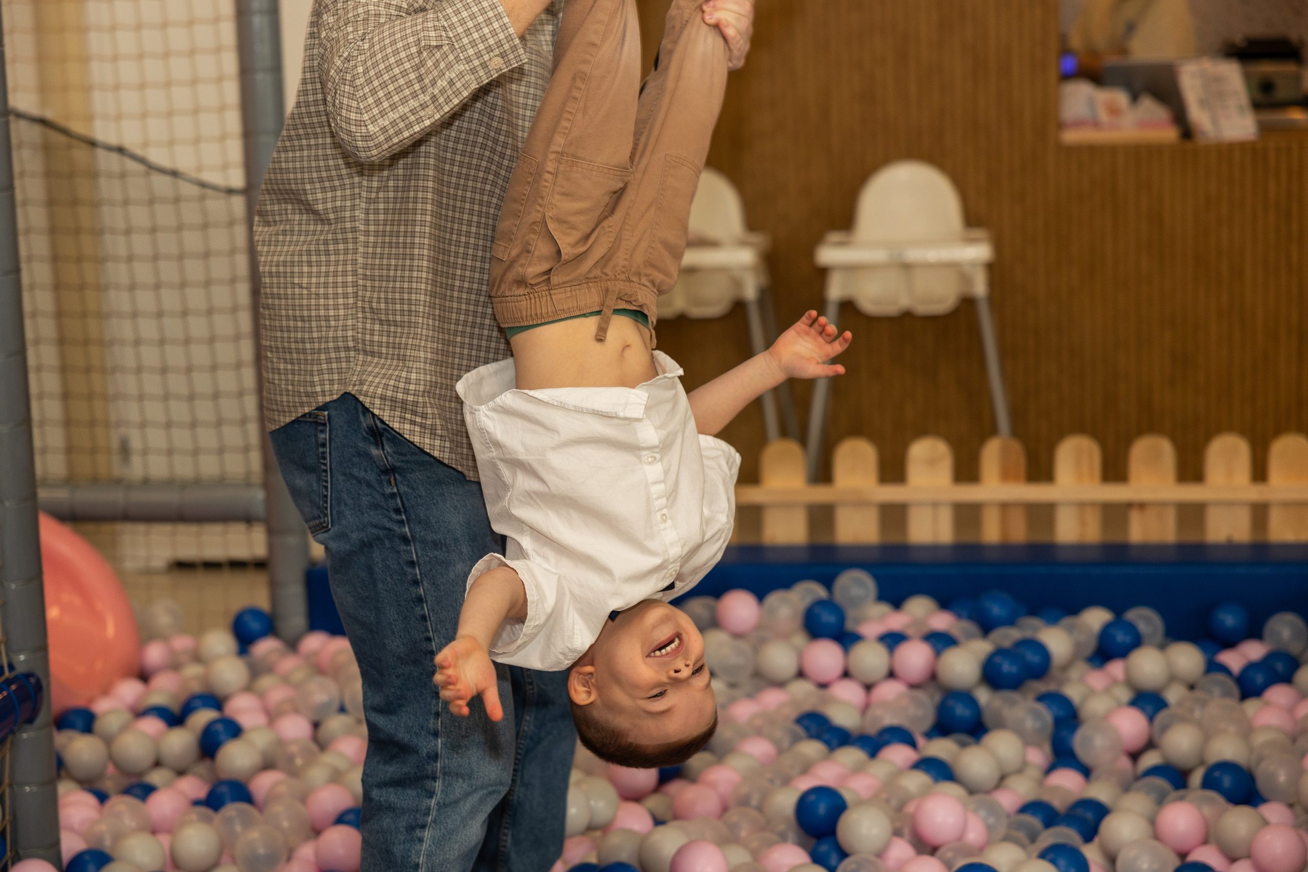 День рождения Артёма 24 января 2026 года. Семейный и детский фотограф в Варшаве Мила Бобровская