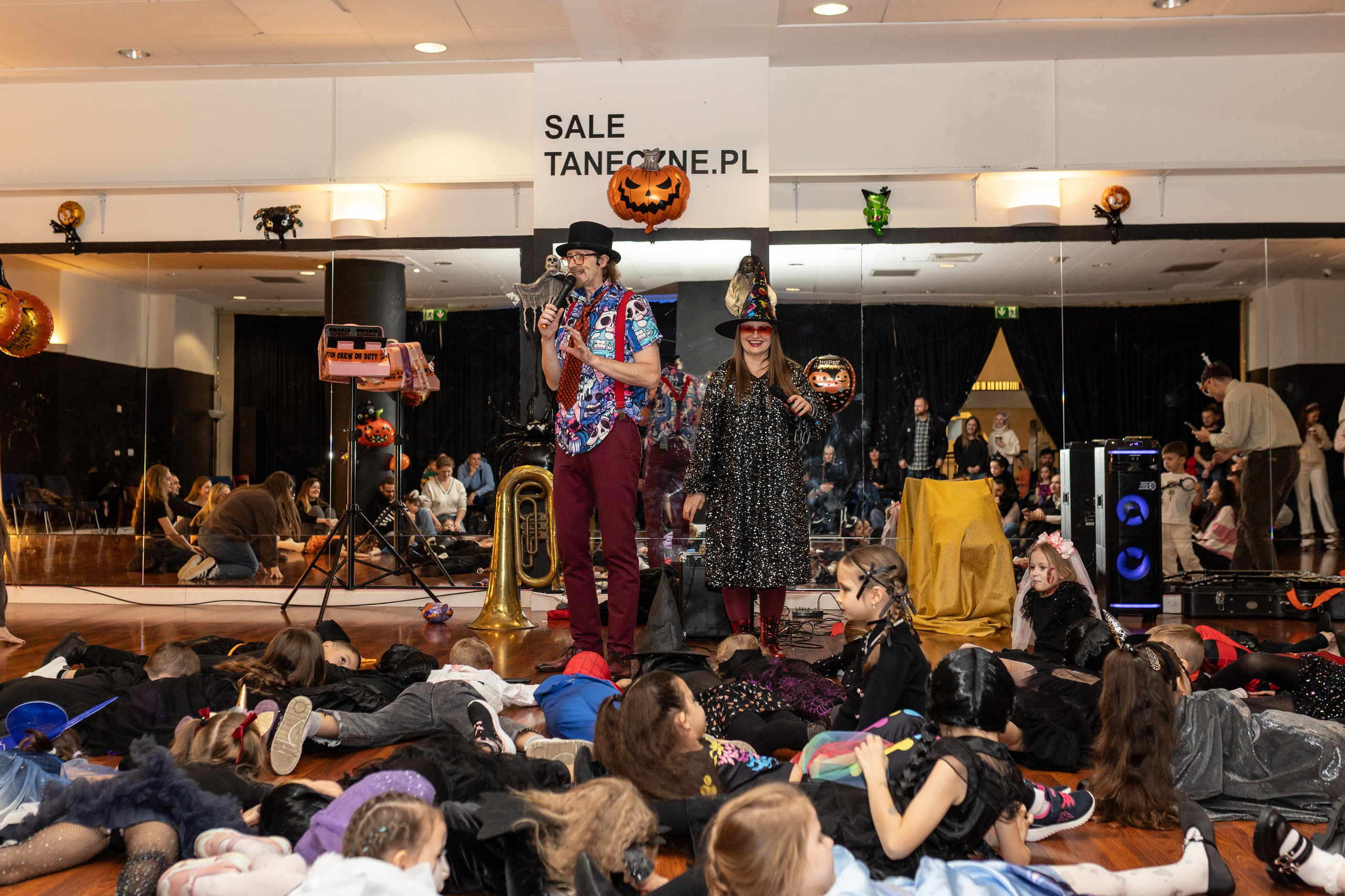 Leo dance studio Helloween 2025. Семейный и детский фотограф в Варшаве Мила Бобровская