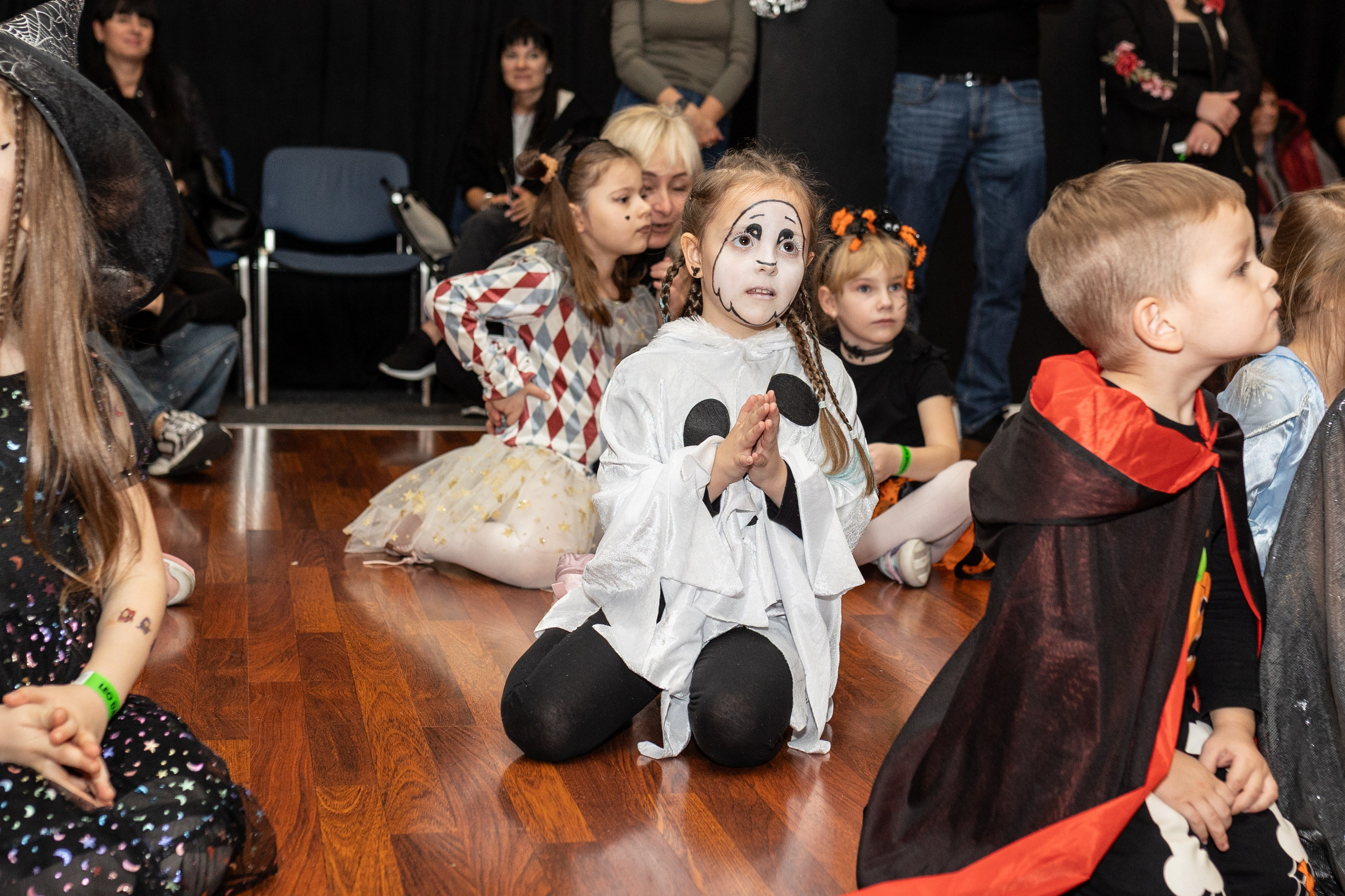 Leo dance studio Helloween 2025. Семейный и детский фотограф в Варшаве Мила Бобровская