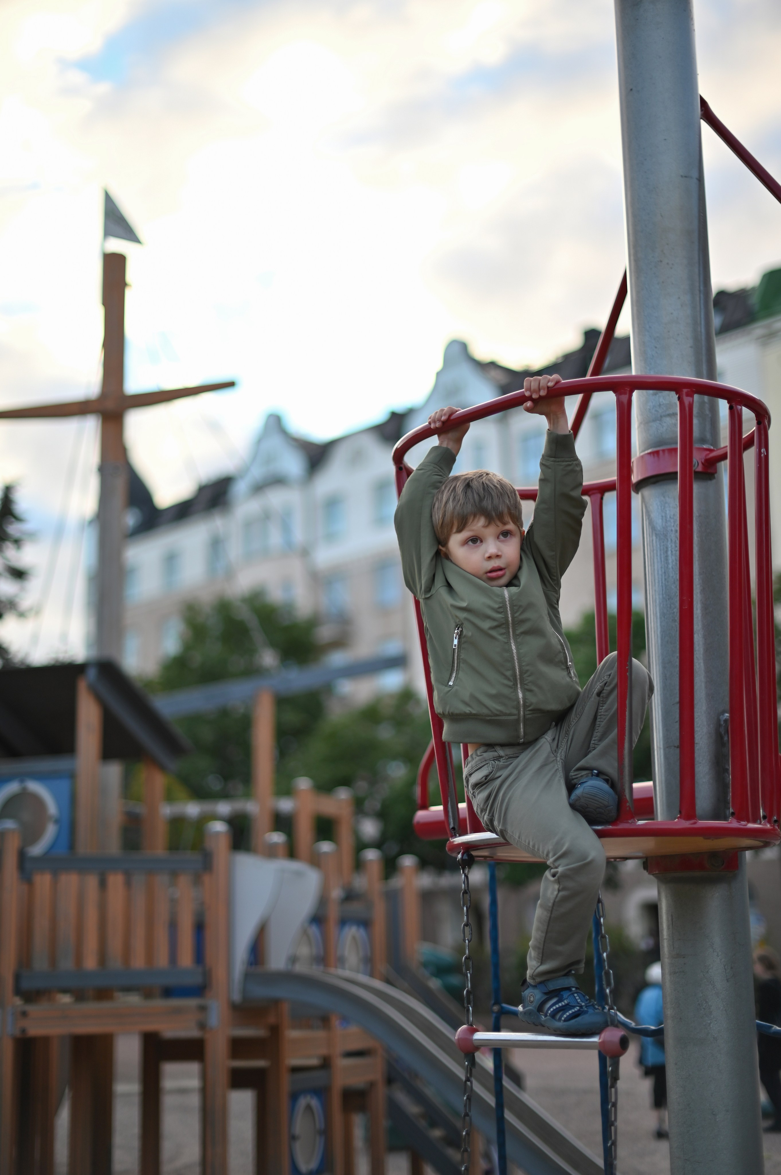 На детской площадке. Детский и семейный фотограф в финляндии дина пулкка. контент фотограф