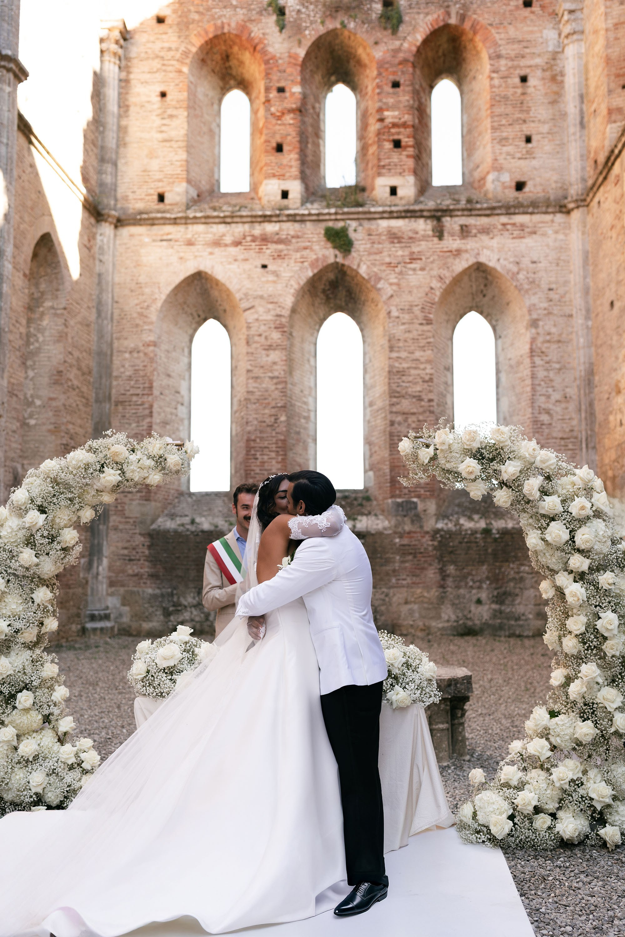 Ginevra and Avi — Abbazia di San Galgano, Tuscany. Destination Wedding Photographers and content creators based in Spain