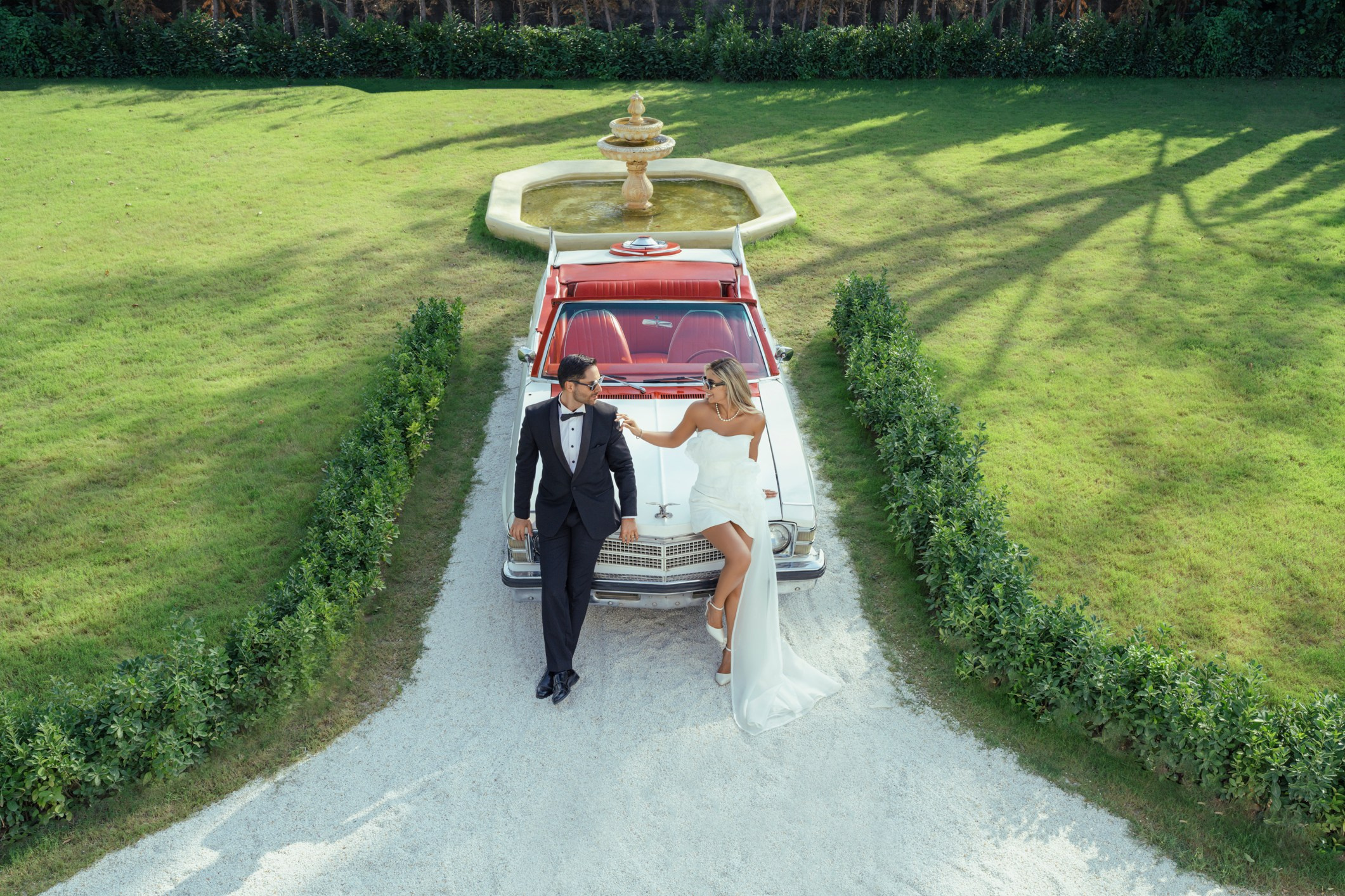 لوکیشن عکاسی عروس در مازندران با ماشین کلاسیک