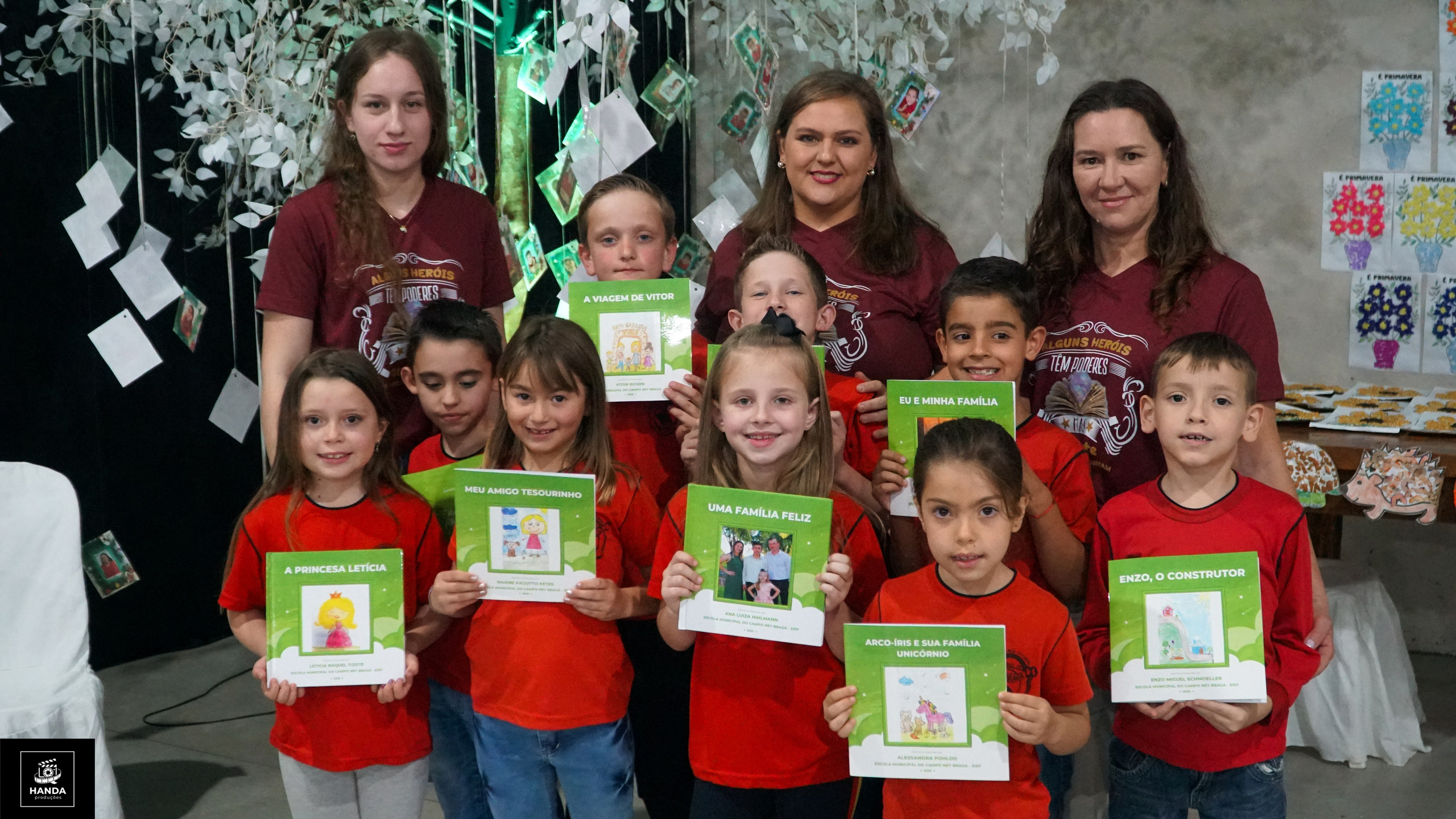 Noite autógrafos colégio Aurélio Buarque de Holanda. Handa Produções