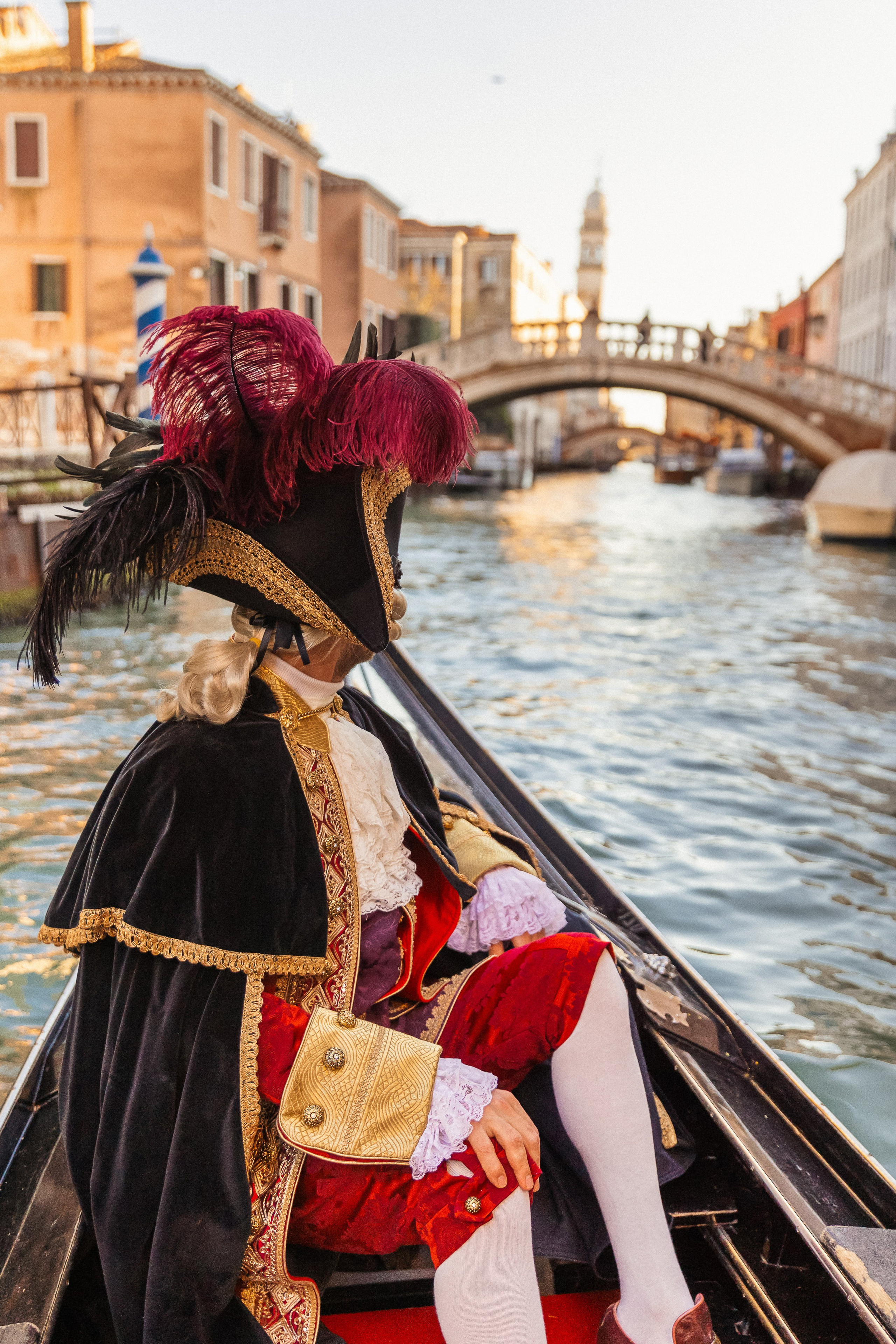 Aleksandr & Ekaterina in venetian carnival