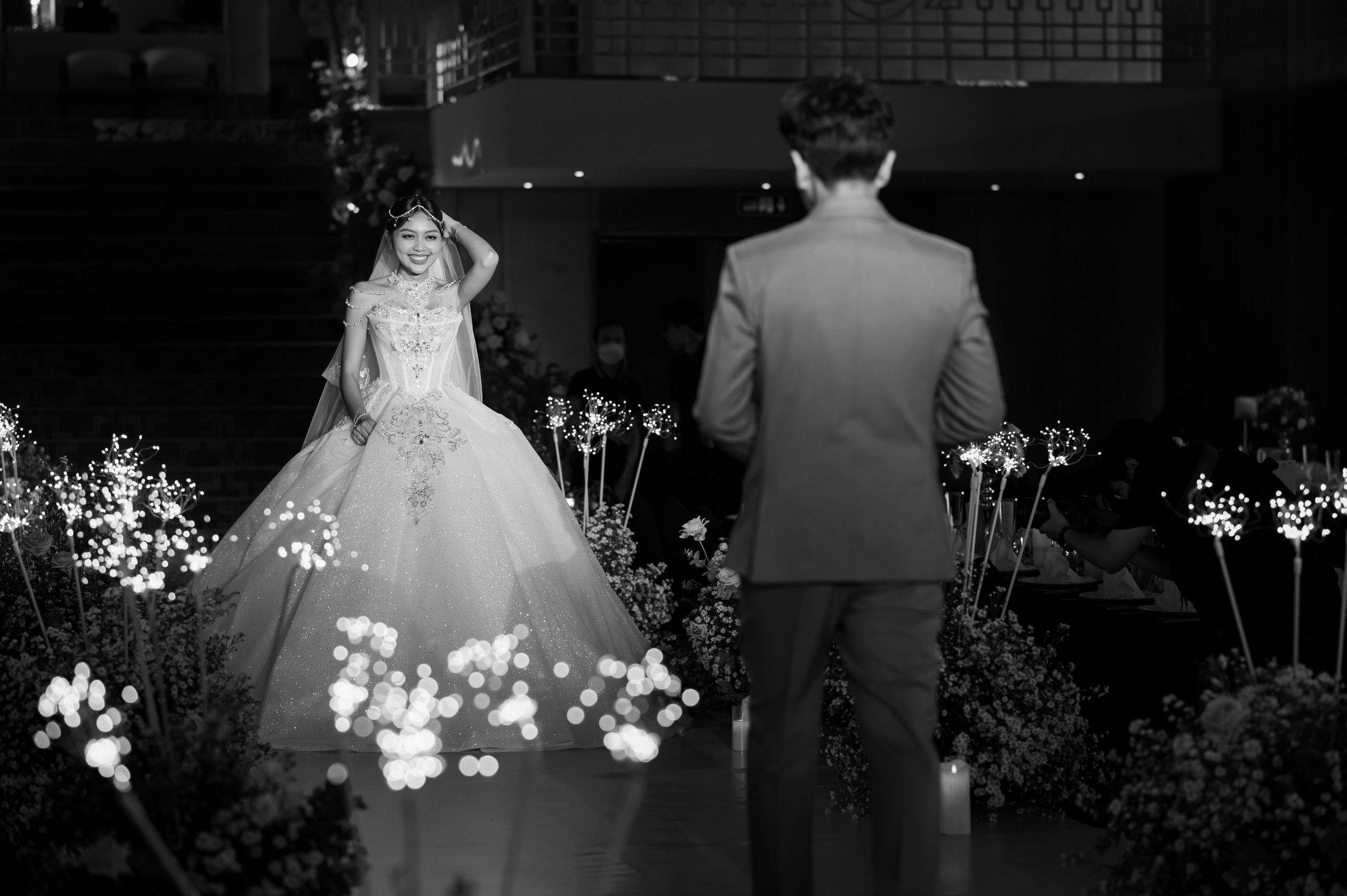KHANG & QUYEN / Lavela Hotel. Saigon Wedding Present | Art Beyond Moments