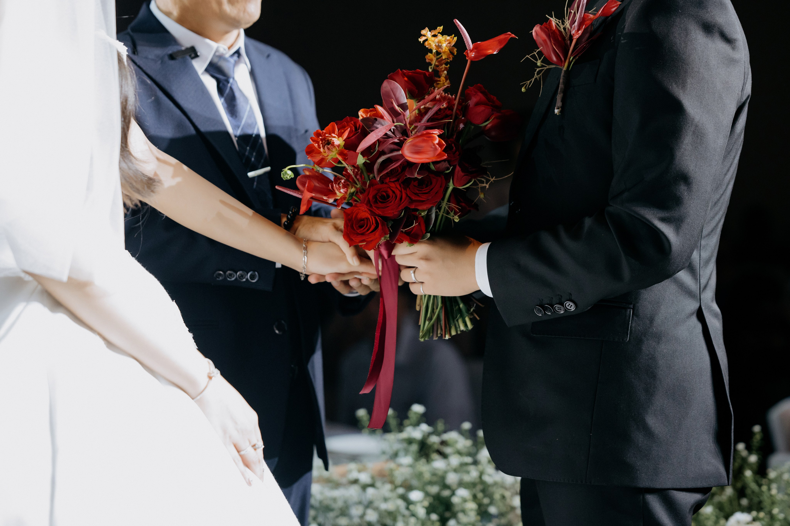 DAT & TU / Wedding Party. Saigon Wedding Present | Art Beyond Moments