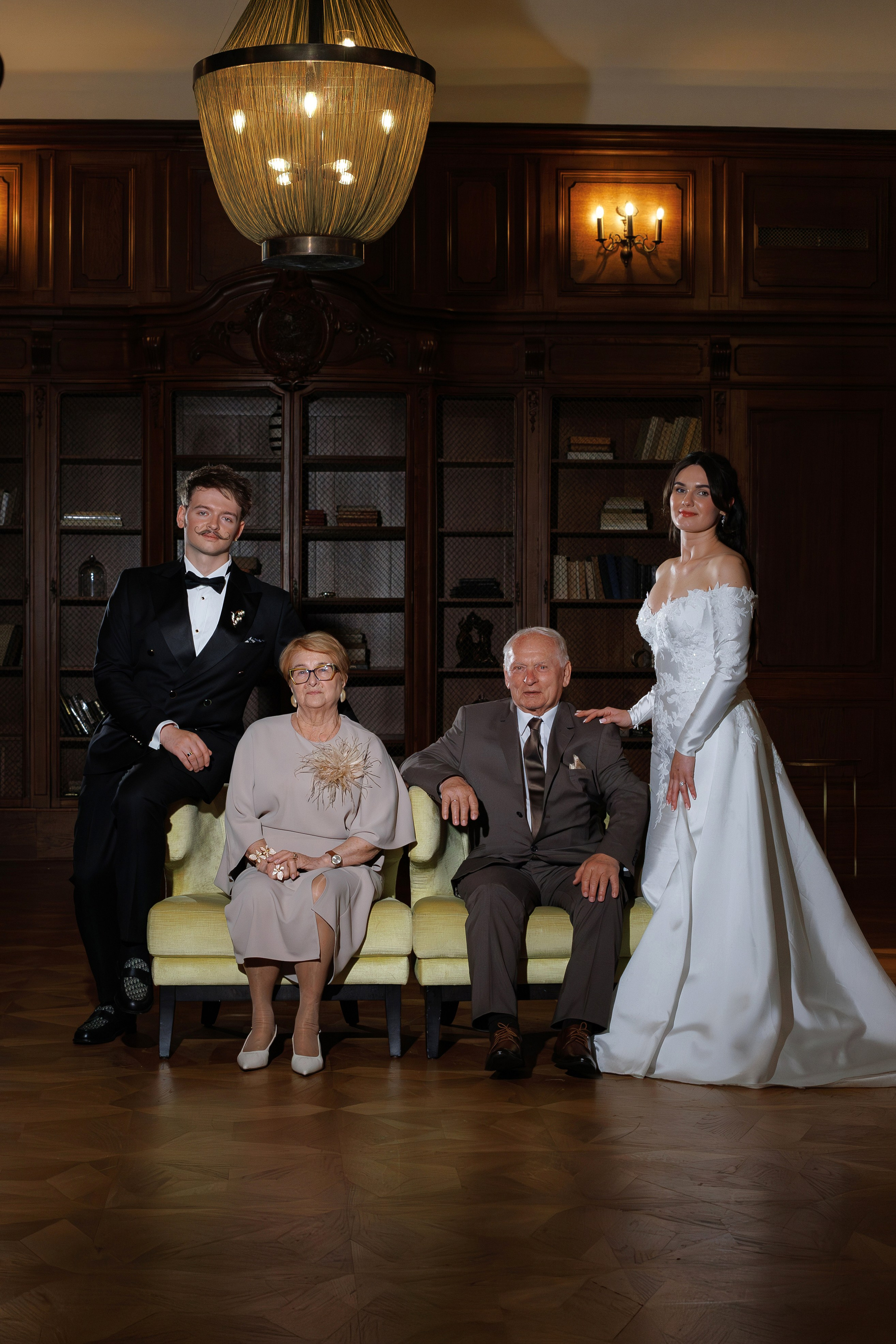 Wiktoria & Kacper. Pałac Goetz. Fotograf ślubny i rodzinny w Krakowie Yana Klymova