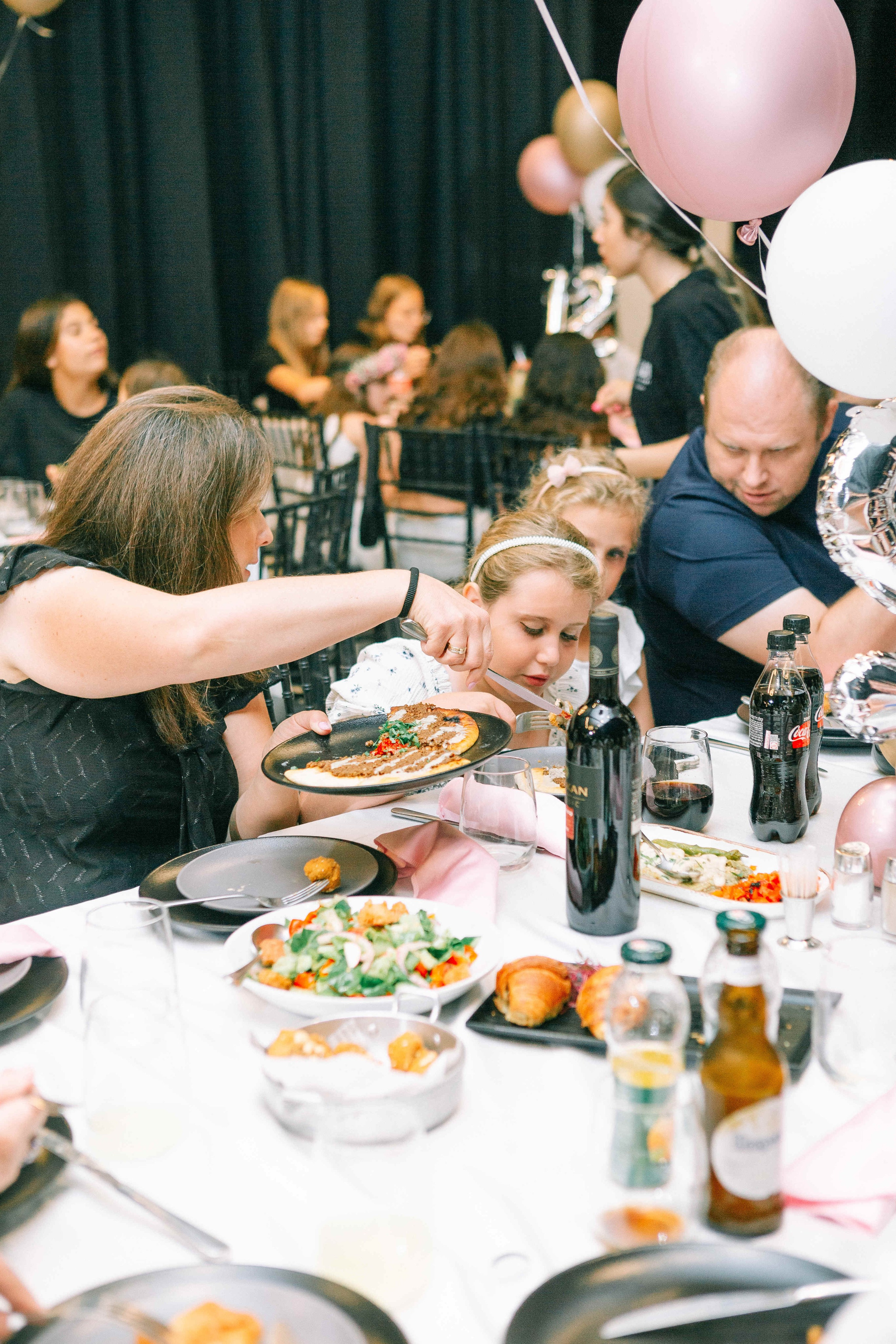 PARTY WITH FRIENDS. Https://shi-photo.com/