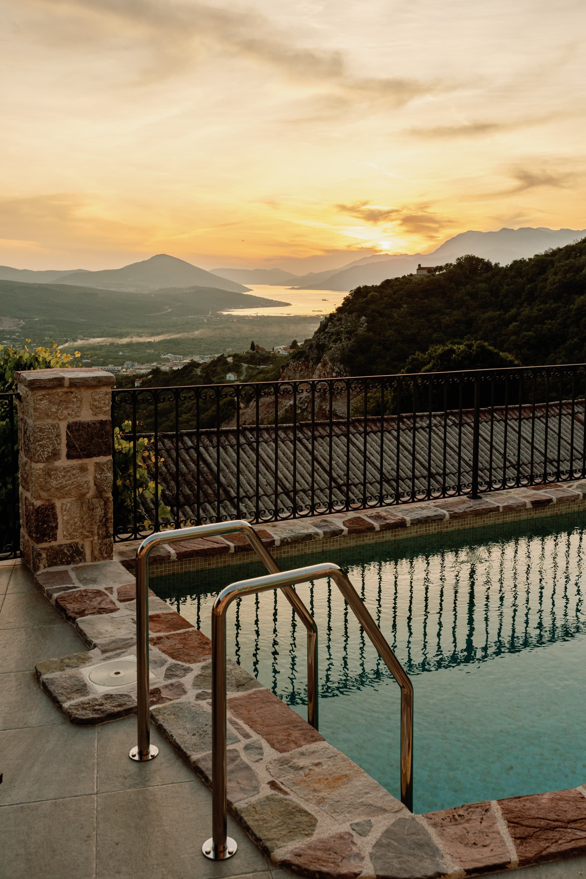 Real Estate Photography. Montenegro. EVAN ARISTOV WEDDING PHOTOGRAPHY — Seattle Wedding Photographer