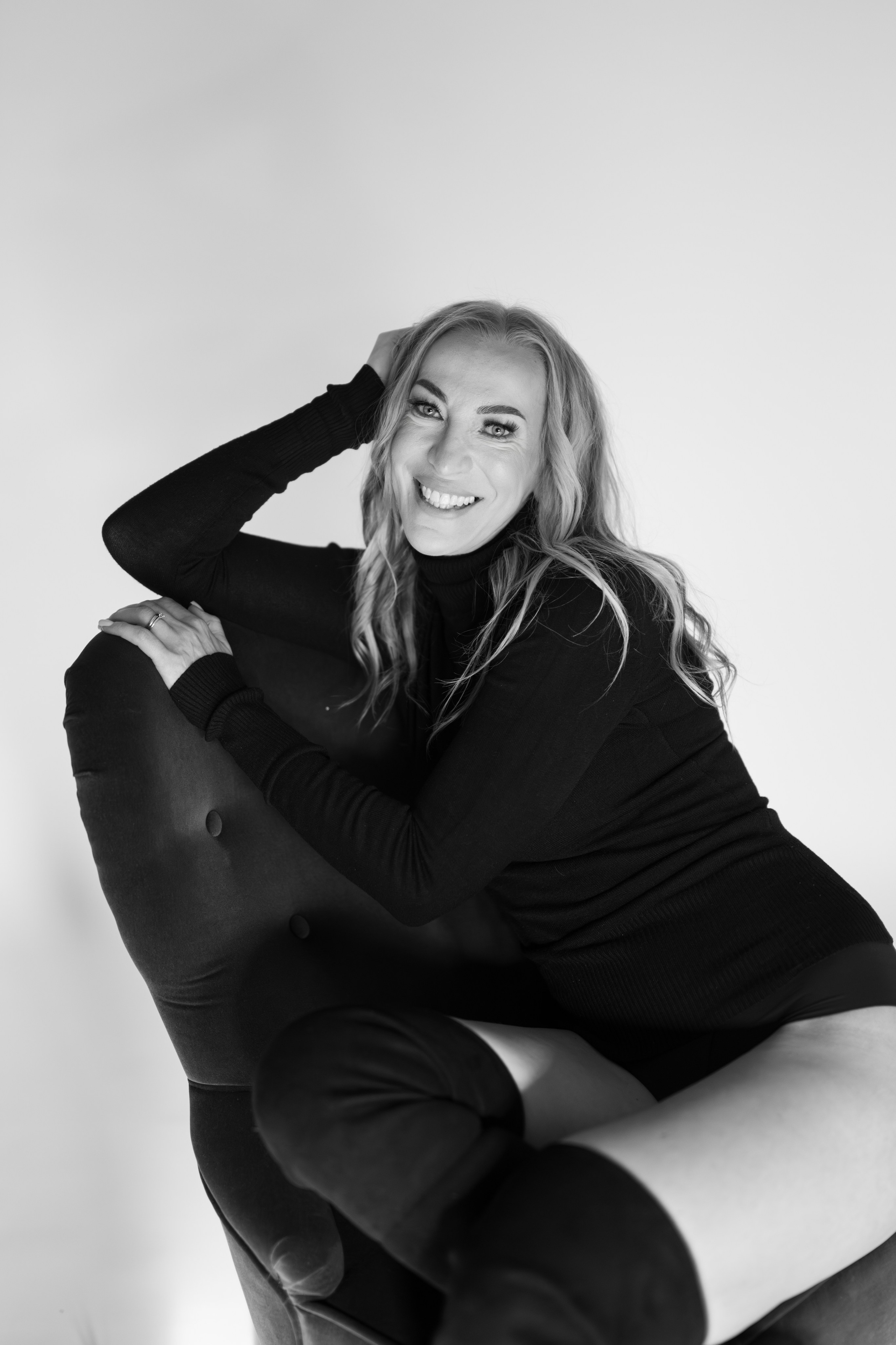 Portrait and boudoir. Michalina Dzianach Wedding Photographer Iceland