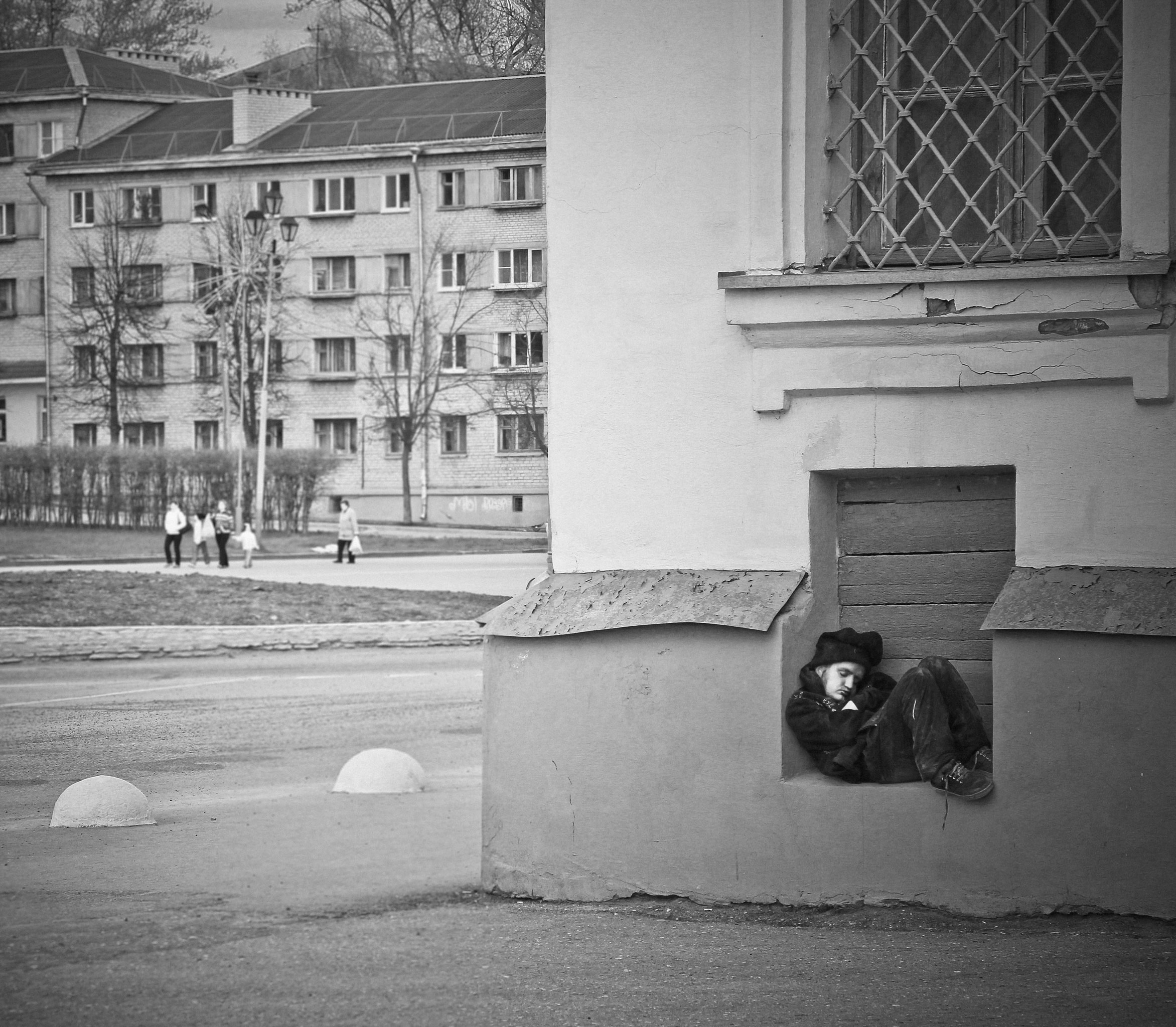 2012. Стрит-фотография, полная абсурда, идиотизма и красоты