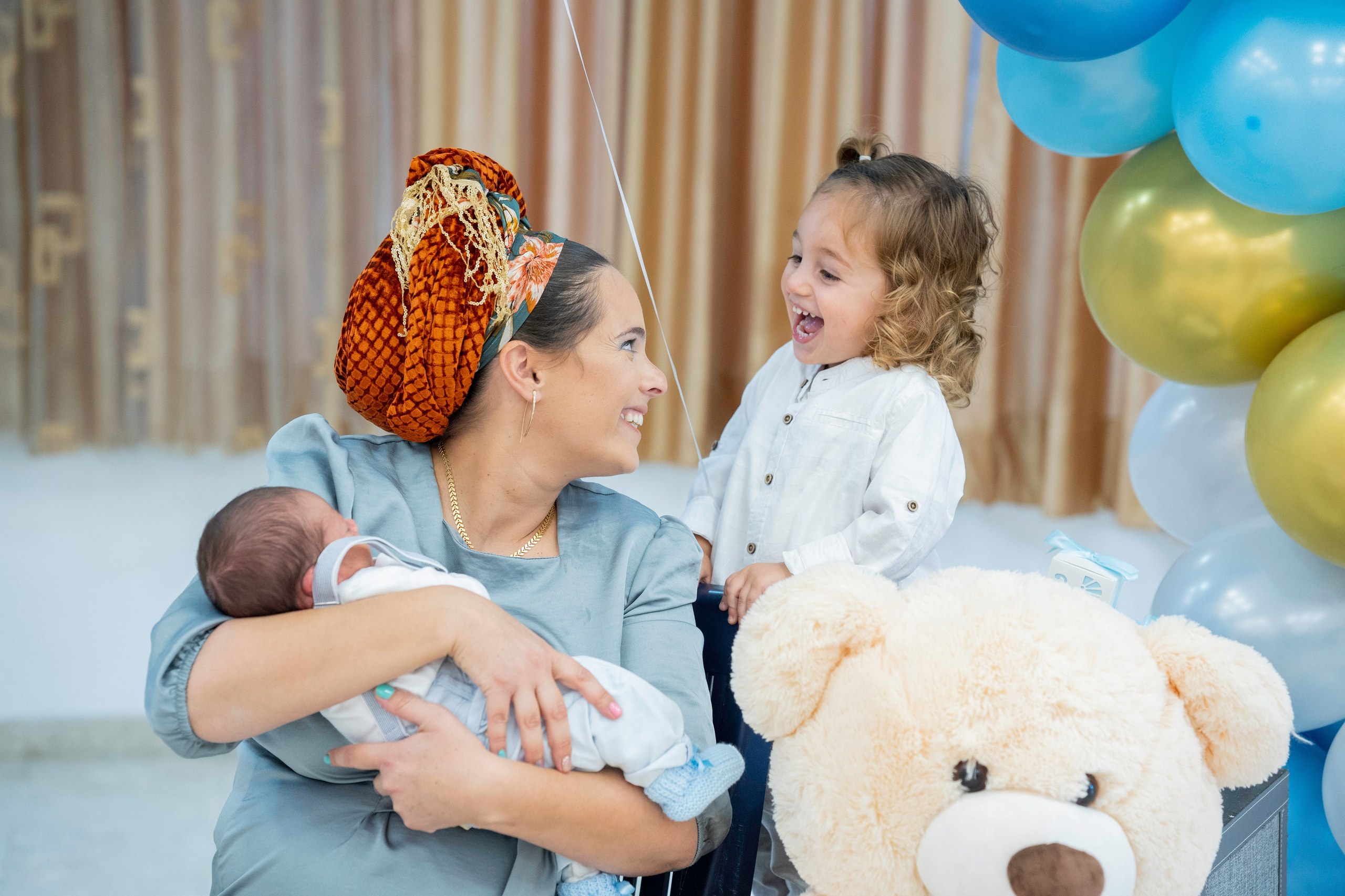 הברית של יוסף וחנה. יוסף מזרחי צילום חתונה, ברית וזוגיות. צלם מקצועי שאוהב להוציא אתכם הכי יפים ברגעים הכי מרגשים