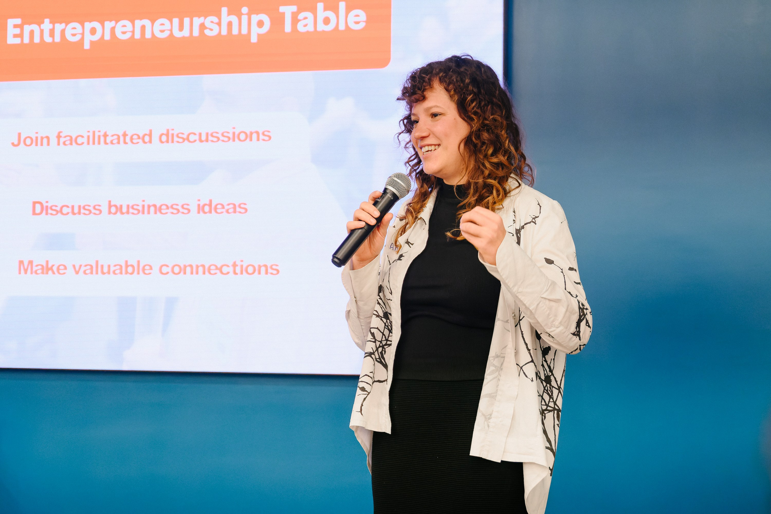 Pitch session. Photographer in Lisbon Elena Lialina