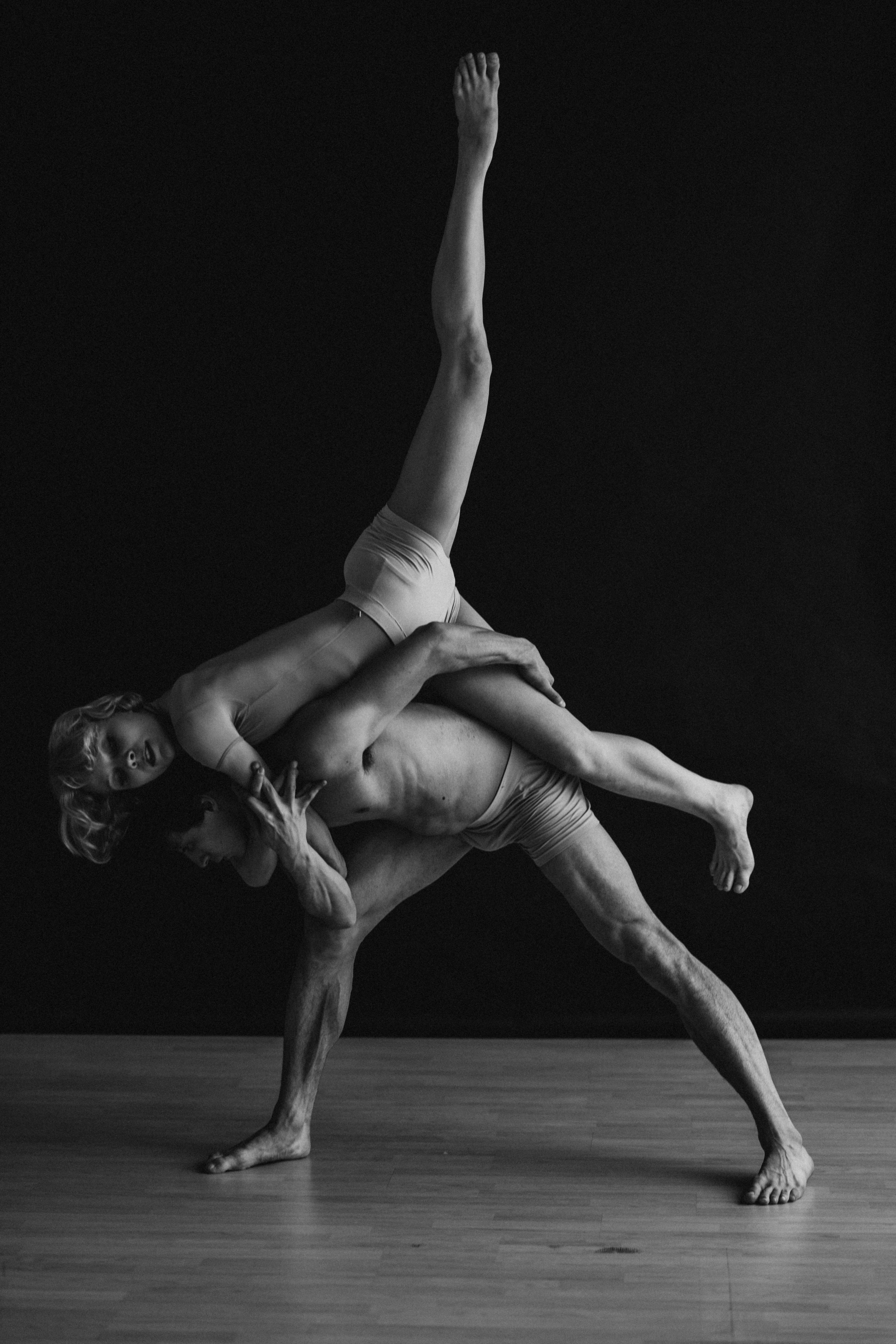 DANCERS. Victoria Olonen – Cinematic Portrait Artist | Helsinki & Europe