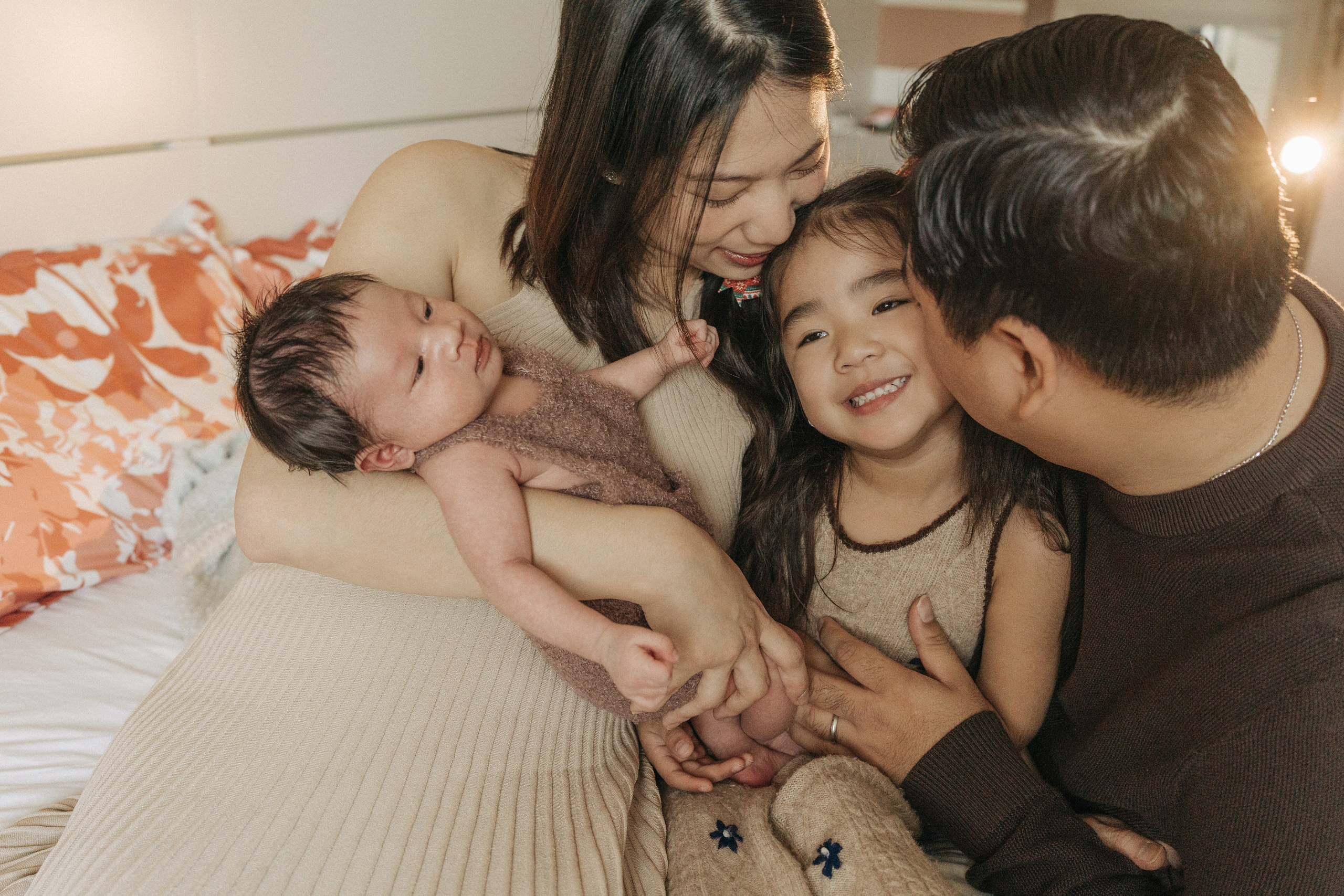 Full Family Newborn Photography – Love, Warmth & Connection. Alisa Tant — Family and newborn photographer Bucks County, Montgomery county, Philadelphia, NJ