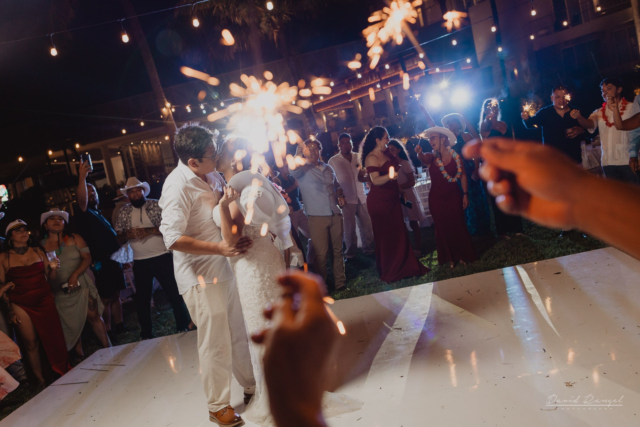 Destination Wedding in the Riviera Maya. Destination wedding photographer based in Cancun and Riviera Maya with service worldwide