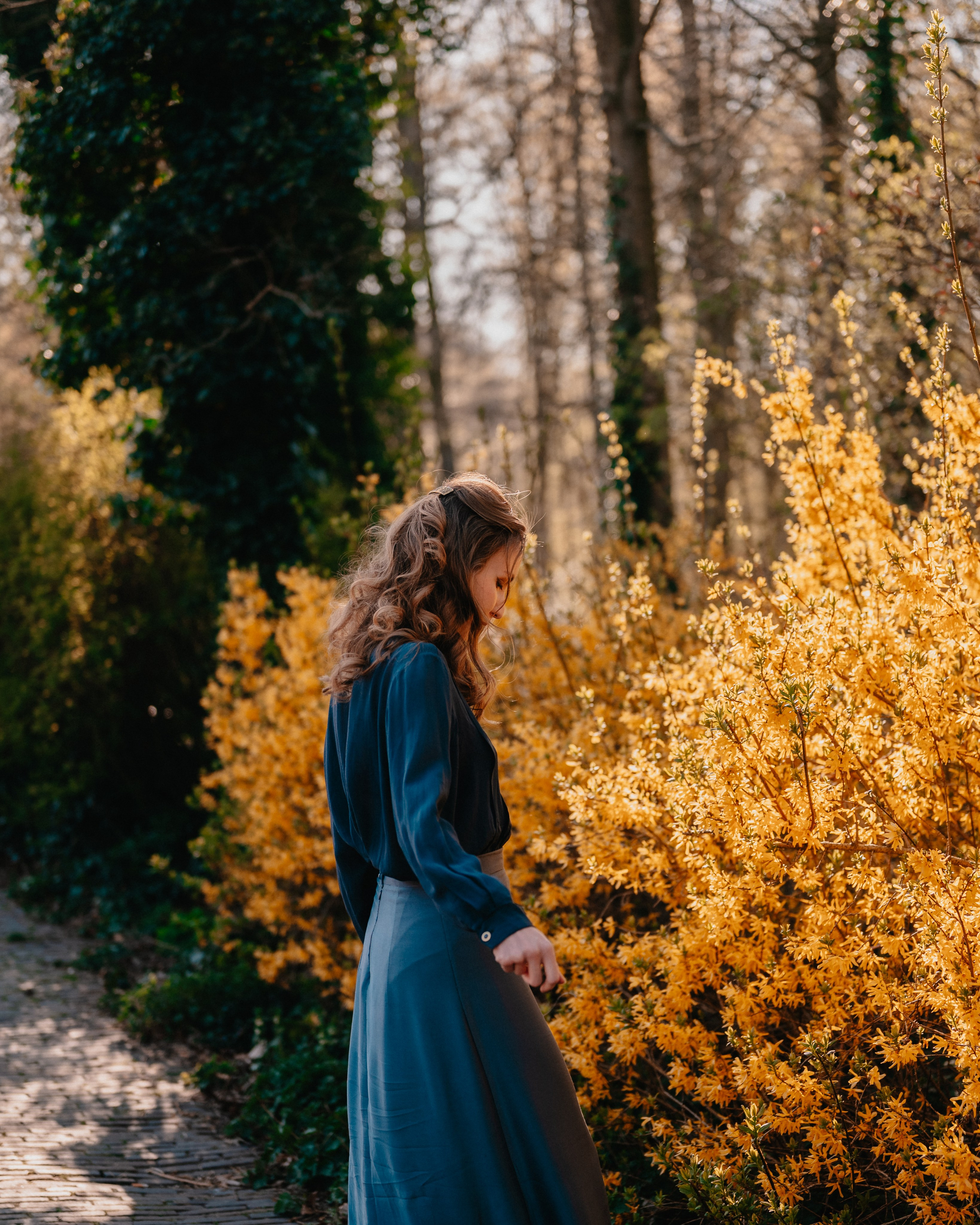 Spring Photoshoot in Yellow Flowers. Moth & Moss Photography
