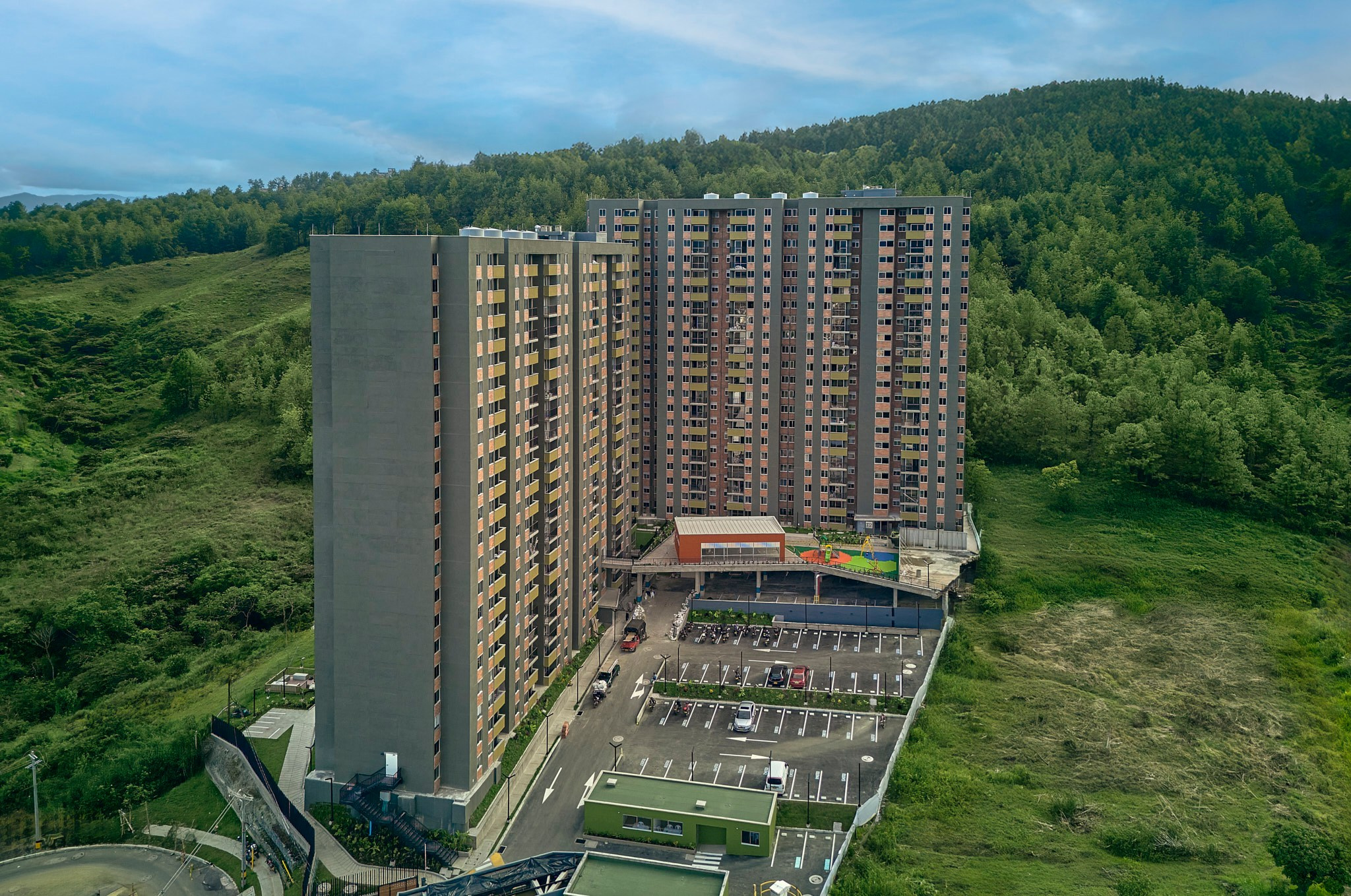 Sesión fotográfica arquitectónica recepción oficina Coninsa Ciudad del Río. Proyectos Amantina, Sendero Silvestre, Montiara y Campura