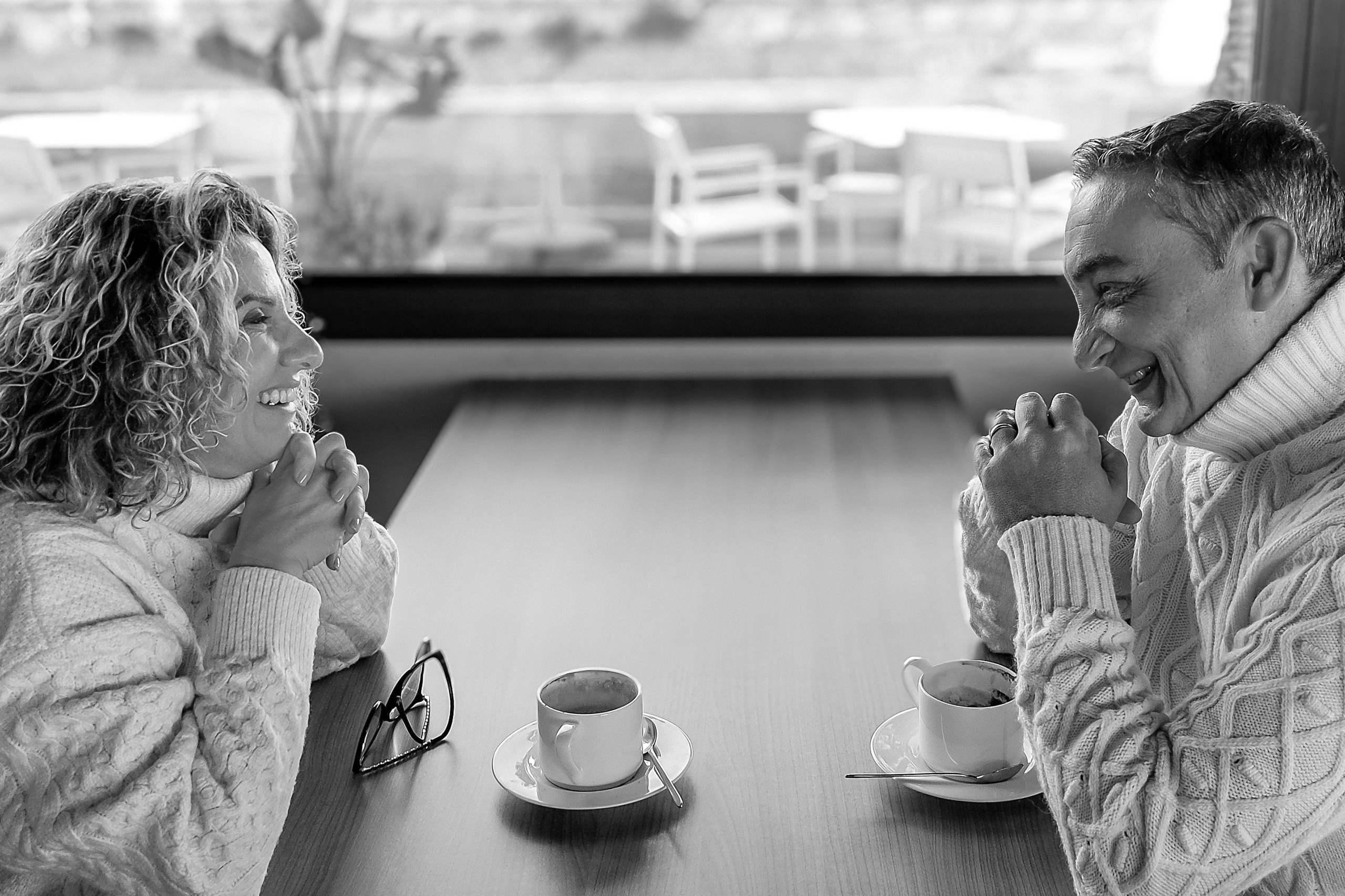 Sesión de pareja en la playa. Fotografía profesional en Calafell - Elena Medvedeva