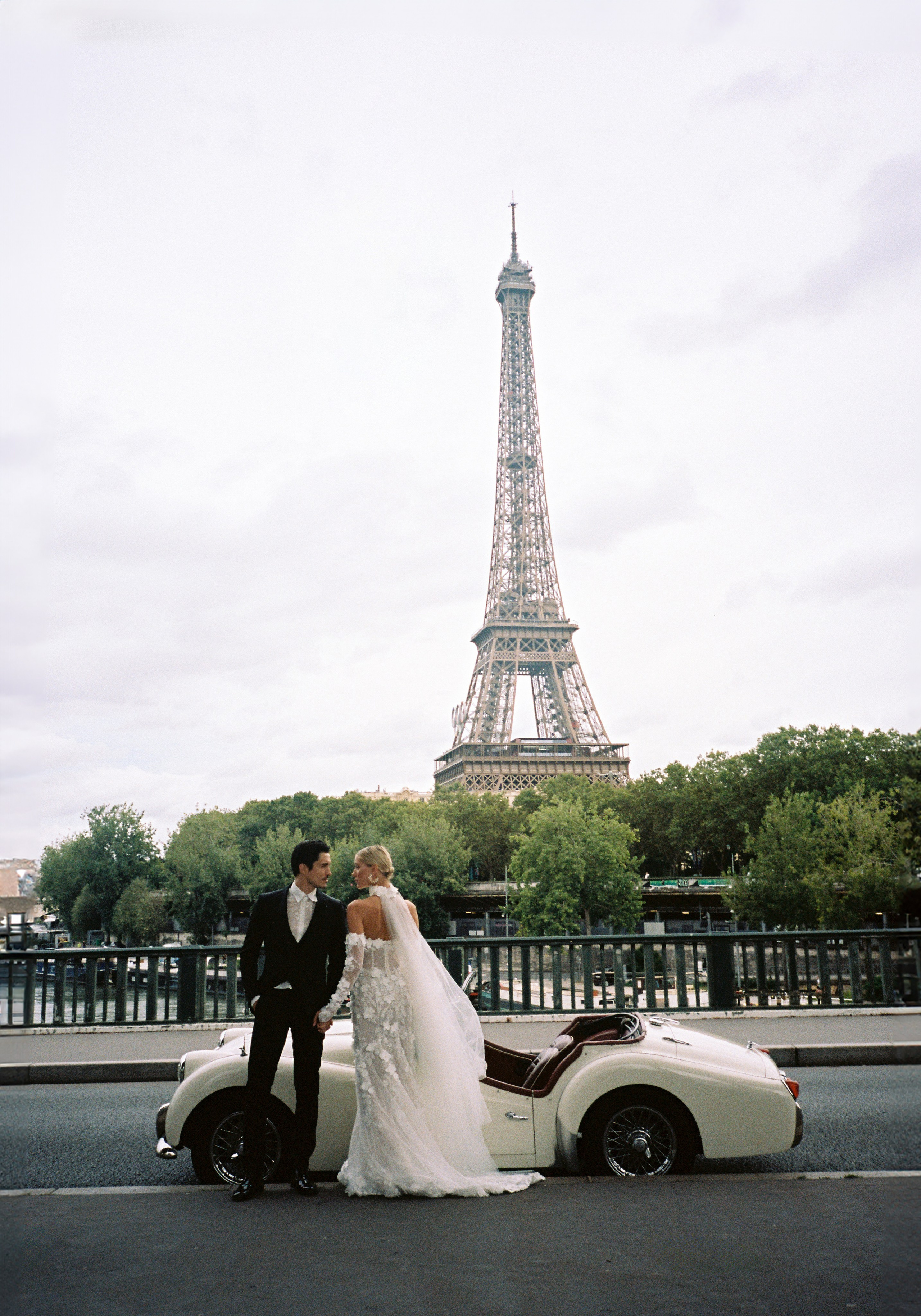 Romantic Photoshoot in Paris — Paris, the City of Love