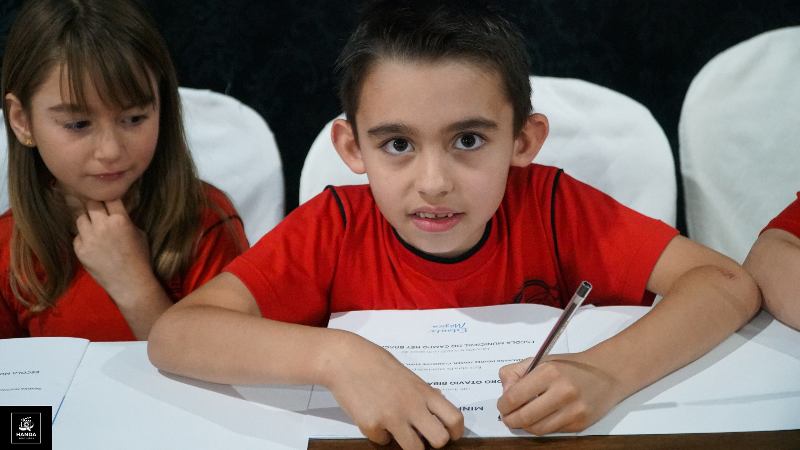 Noite autógrafos colégio Aurélio Buarque de Holanda. Handa Produções