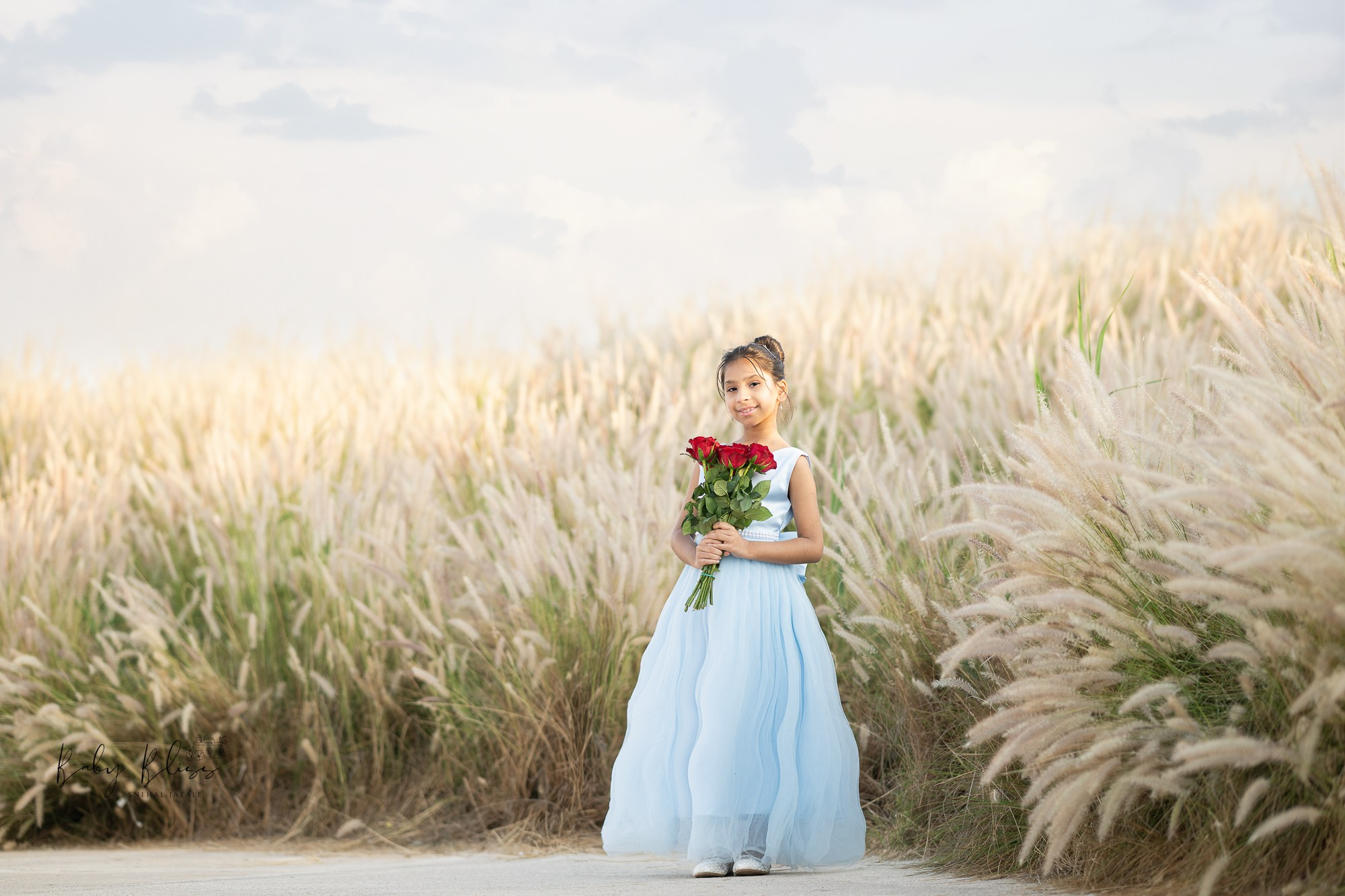 Cake smash / prebirthday. Best Newborn photography Doha Qatar | Home service available | Book now