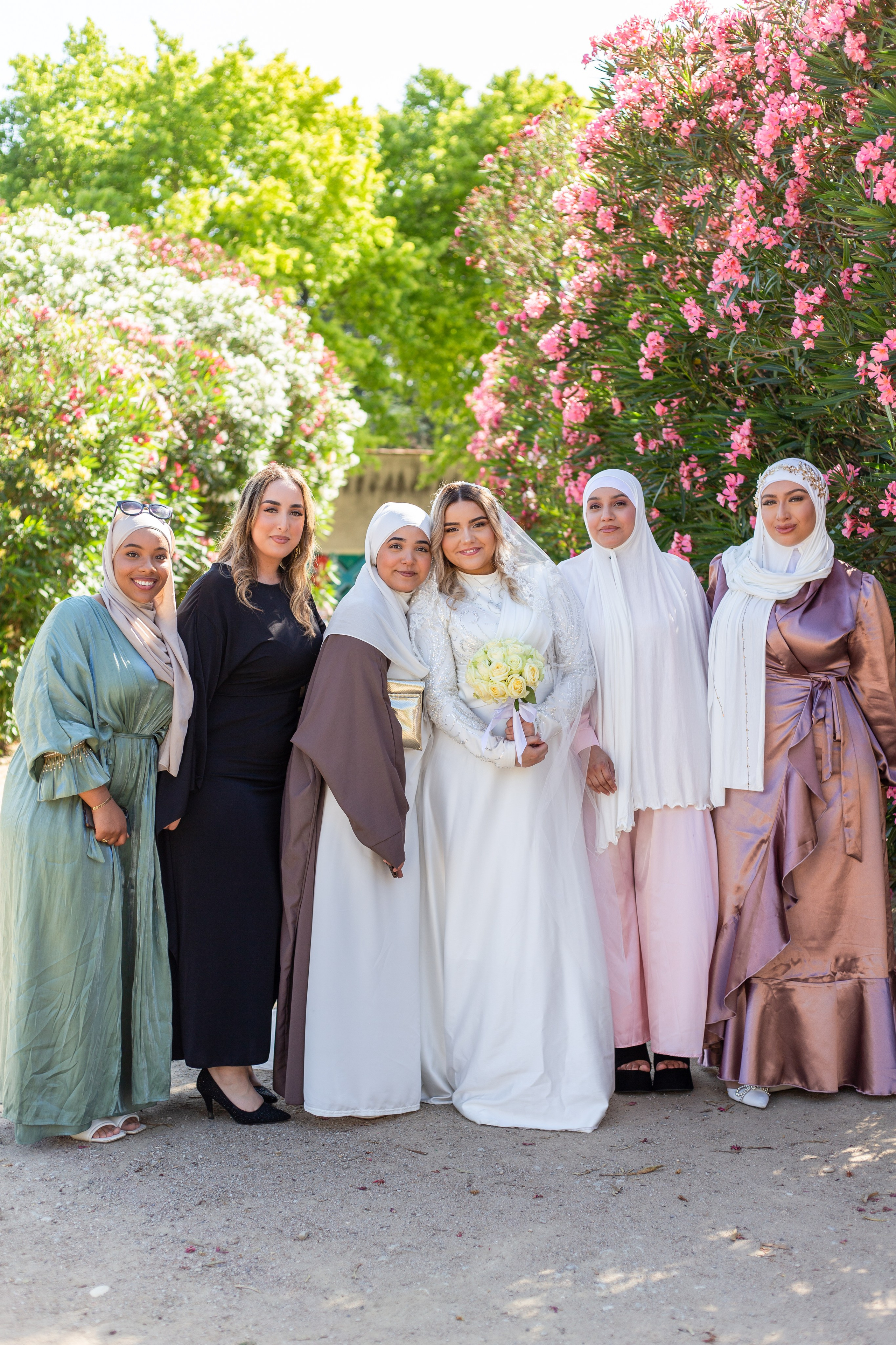 Yassine et Sahra. Studio photo « Partage ton bonheur » – Photographe famille près de Châtellerault, Poitiers et Tours