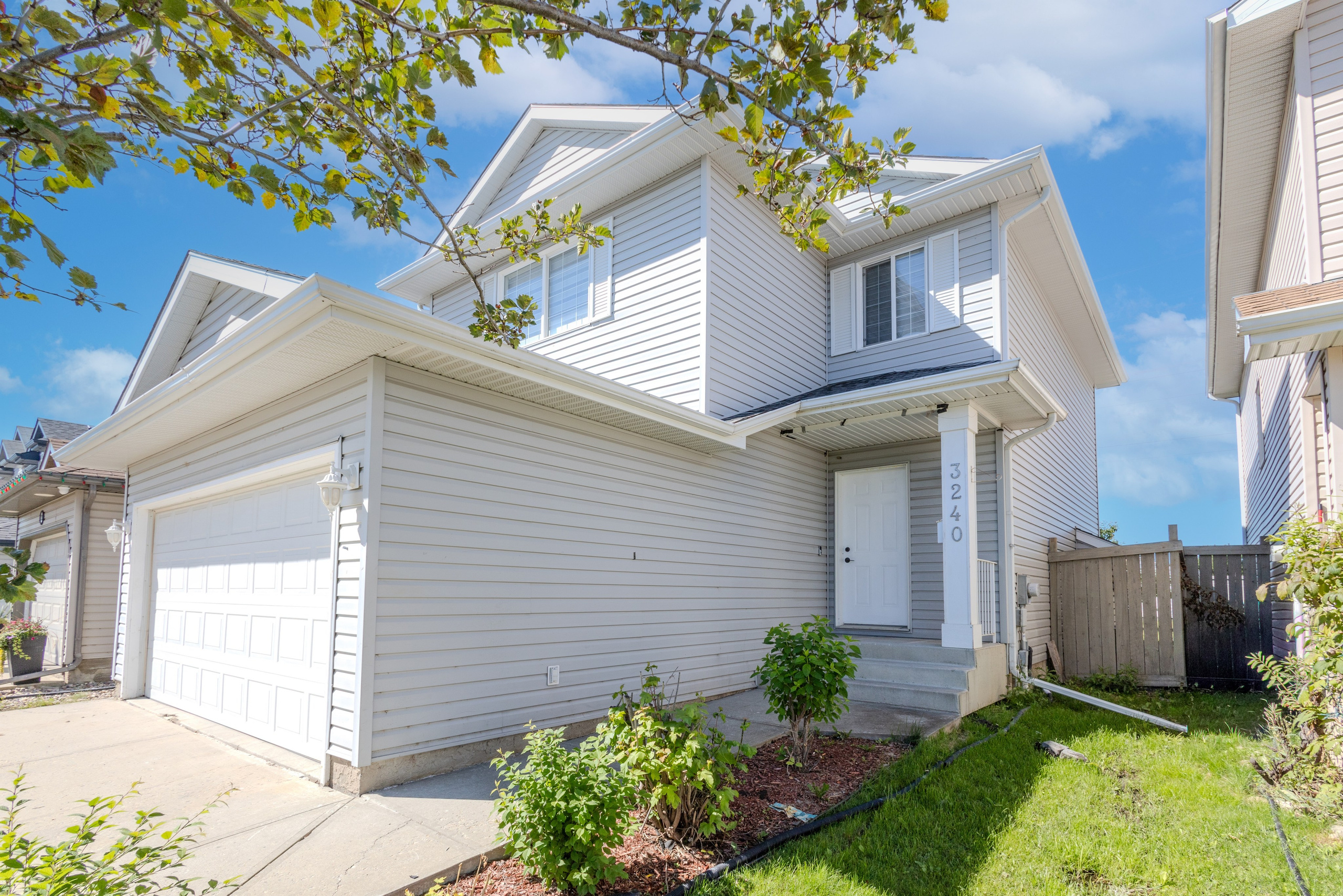 REAL ESTATE & COMMERCIAL PHOTOGRAPHY — EDMONTON. Prived Creation