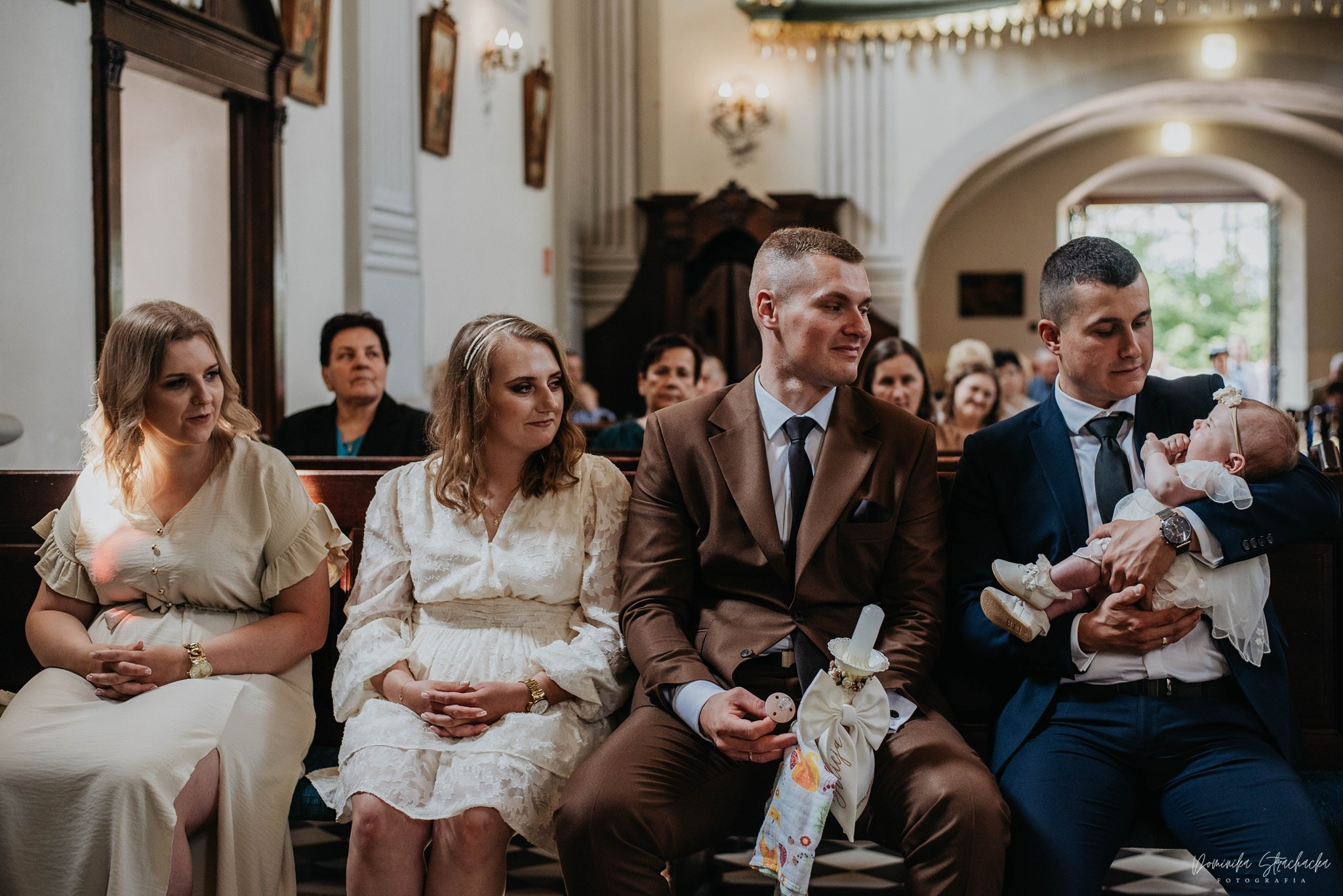 Chrzest Święty Alicji. Dominika Strachacka Fotografia | Fotograf ślubny i rodzinny Opole Lubelskie Lublin