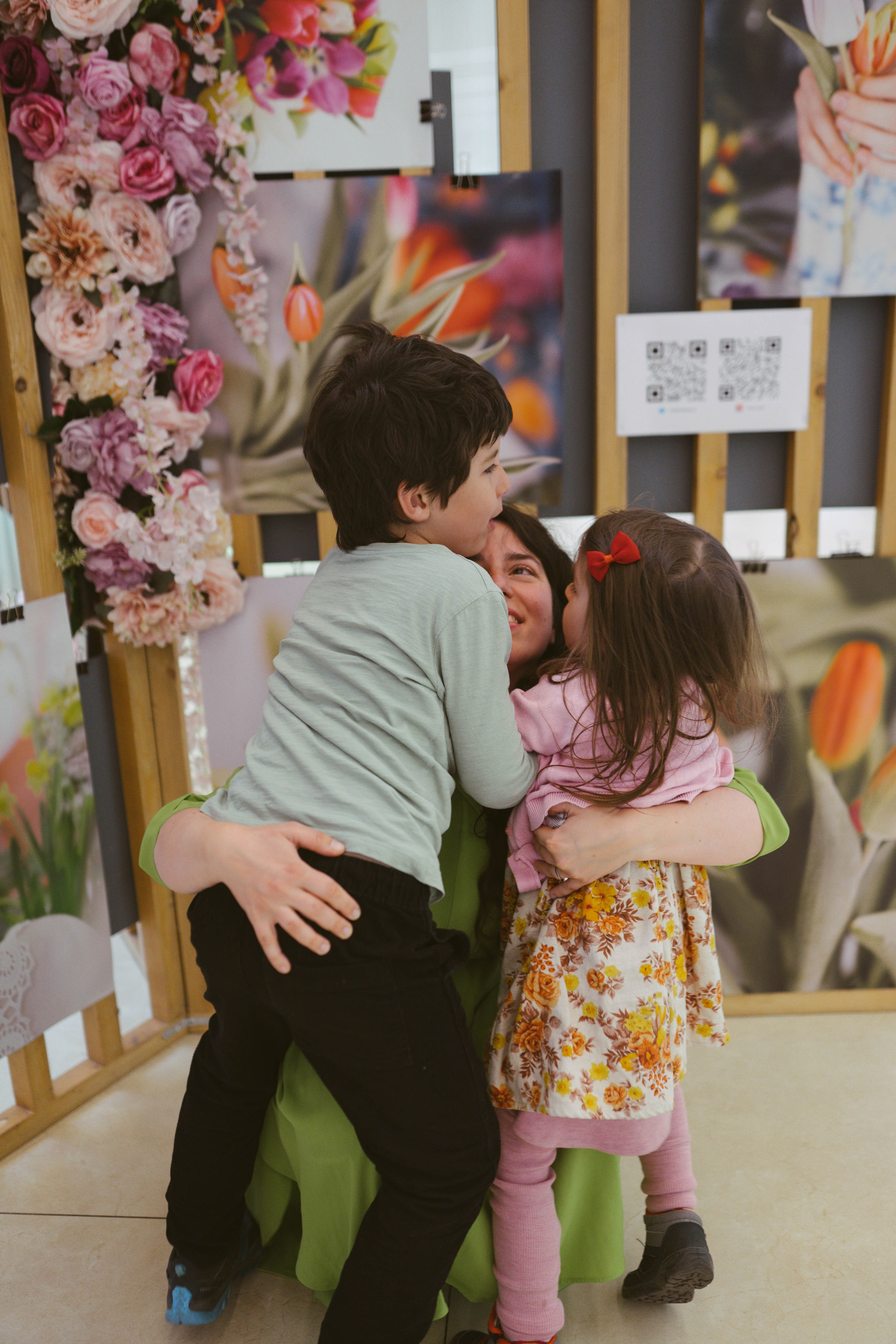 Expozitie Fotografie AFI BRASOVA fi Primăvară: Manifest Vizual despre Viață | Mădălina Beda. Madalina Beda- Artist vizual, fotograf, doula la nastere, consultant babywearing Brasov si in toata tara