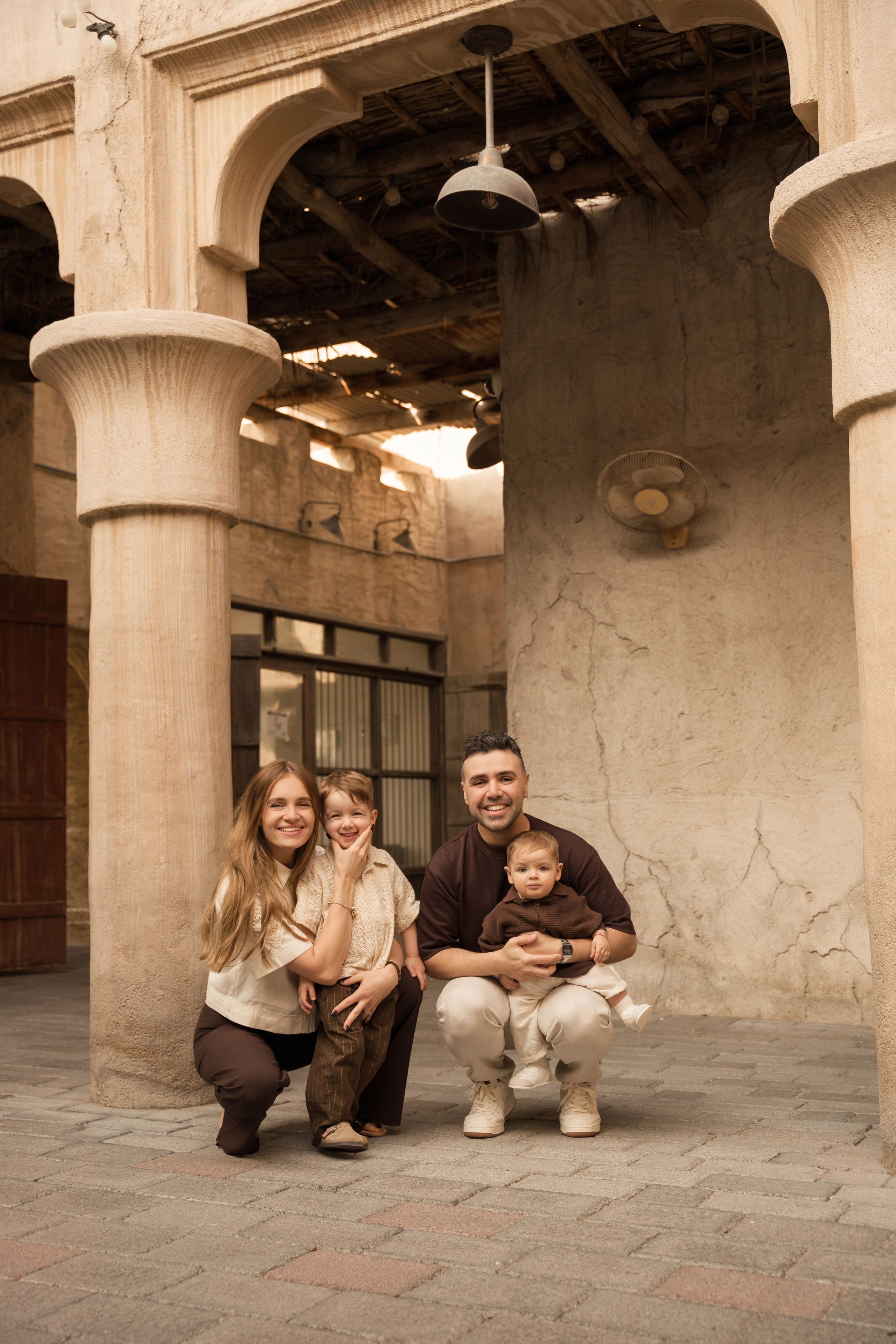 Old Town walk. Angela Iakovleva — Family Photographer in Dubai