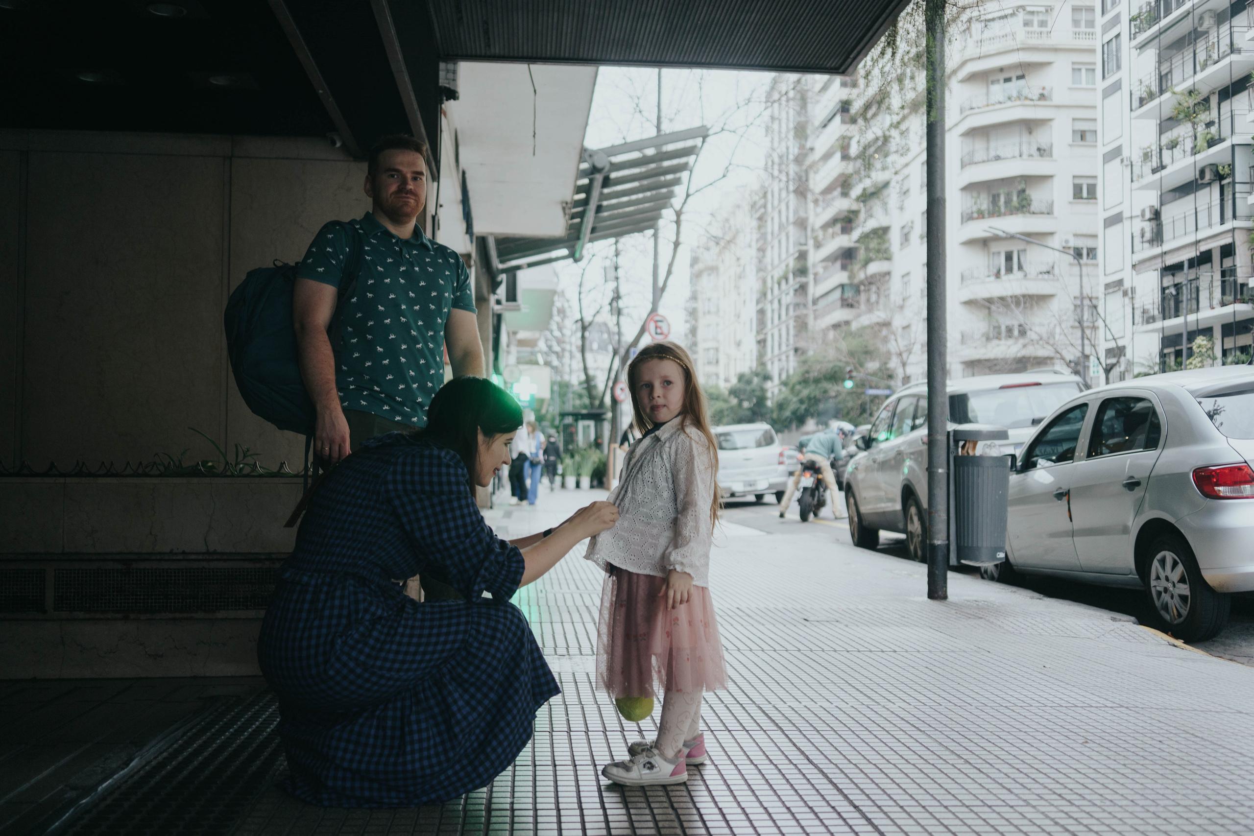 Family photo shoot. Buenos Aires. Photographer @elmirkami in the city of Buenos Aires
