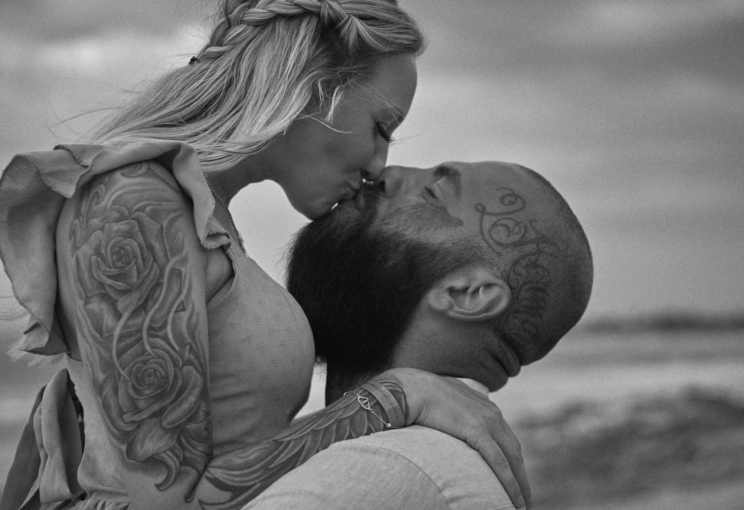 Romantic Love Story Photoshoot in Crete – Capture Your Special Moments. Photographer Maria Chedroom