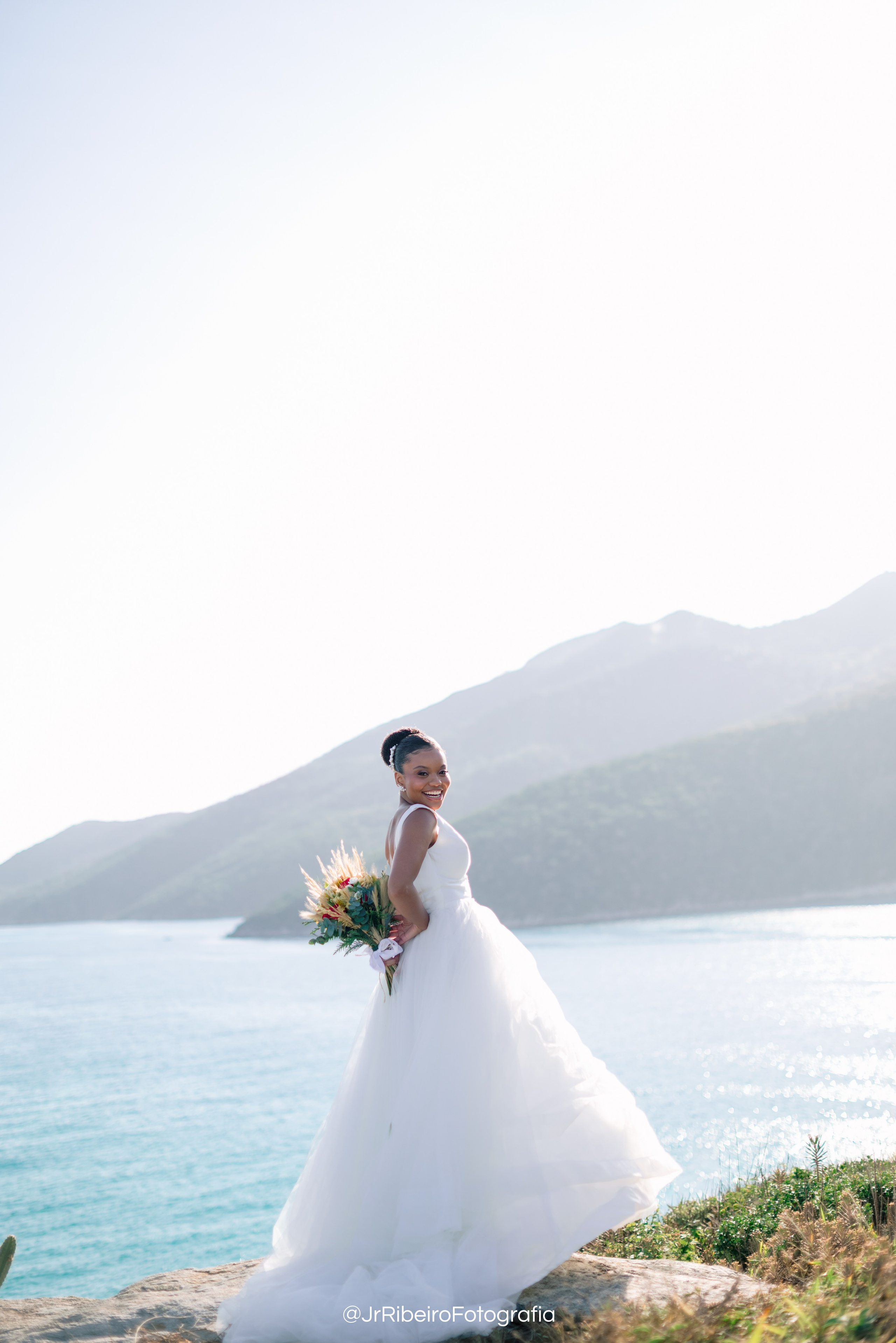 Véu & Mar | Editorial. Junior Ribeiro Fotografia