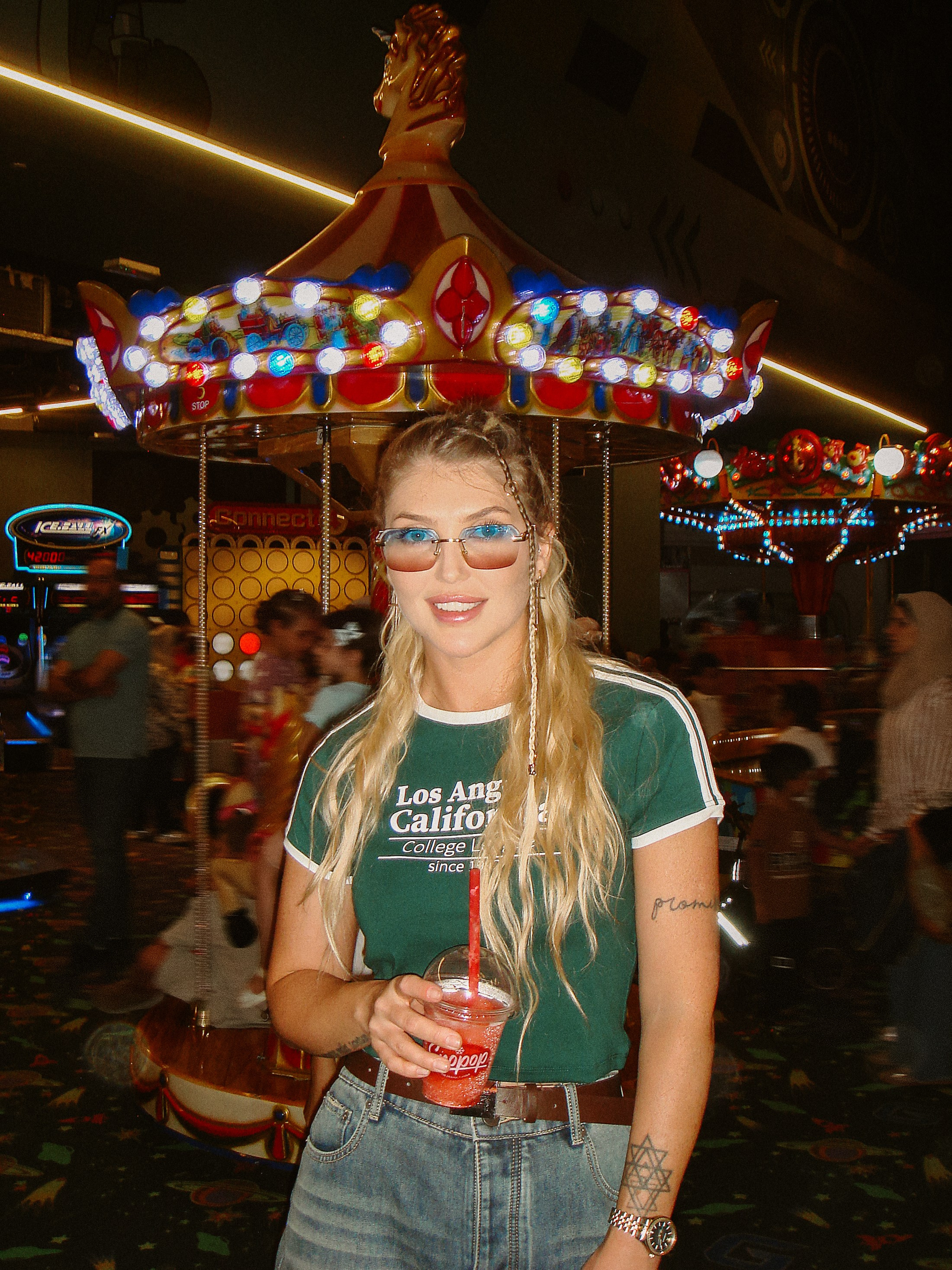 Vika — 2000s Vibe “Game Zone”. Veronika Basova | Photographer | Cinematic & Magazine | Amman, Jordan