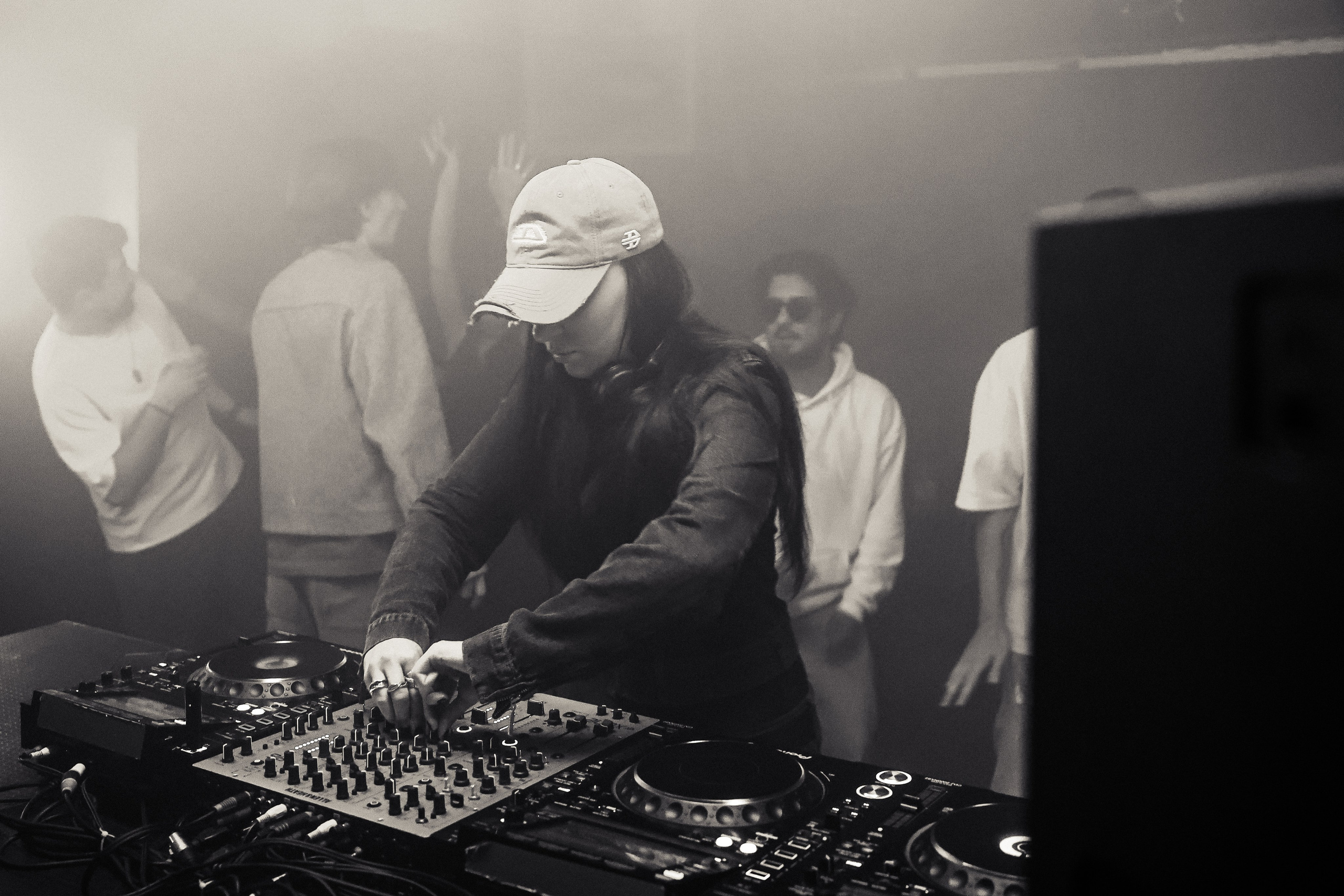 Event reportage (WHATISGOINGON x HOW). Asmikiam